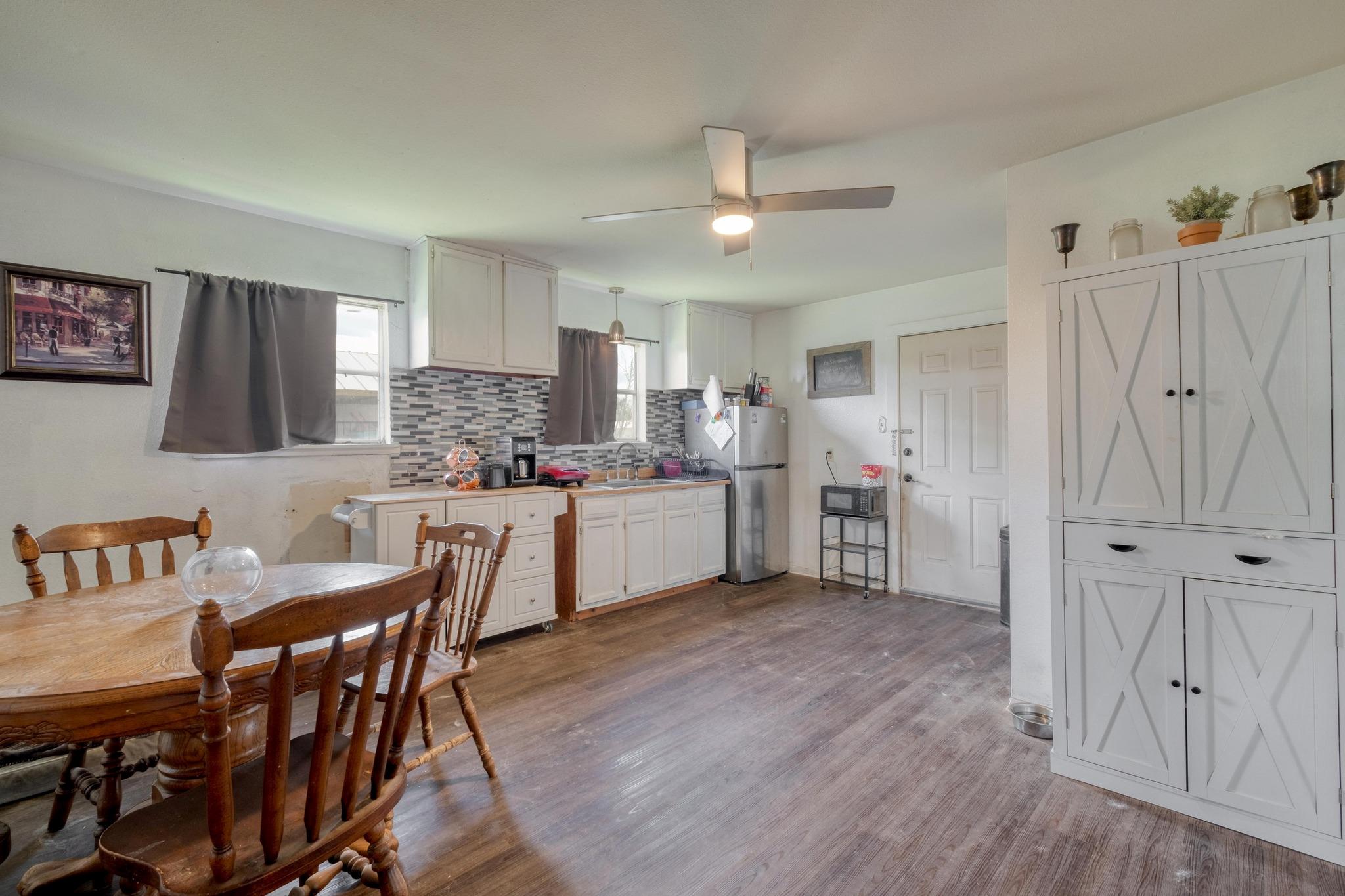 105 San Jacinto St, Smithville, TX 78957