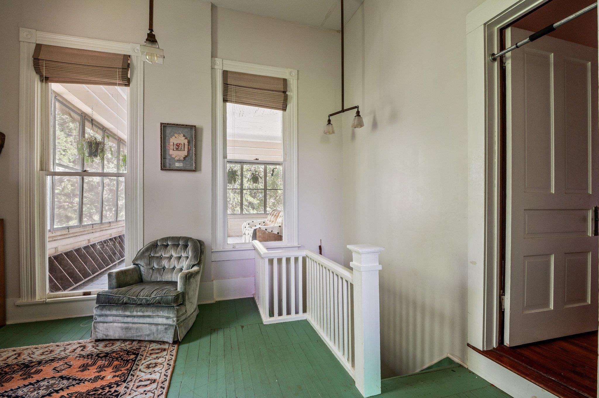 124 N Hamilton St, Gonzales, TX 78629