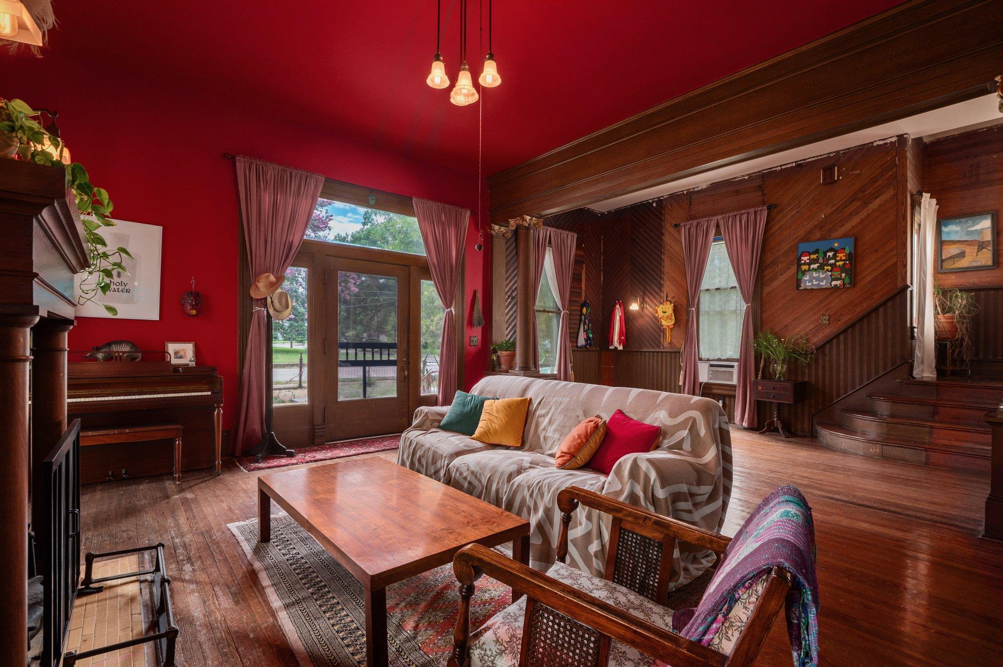 124 N Hamilton St, Gonzales, TX 78629