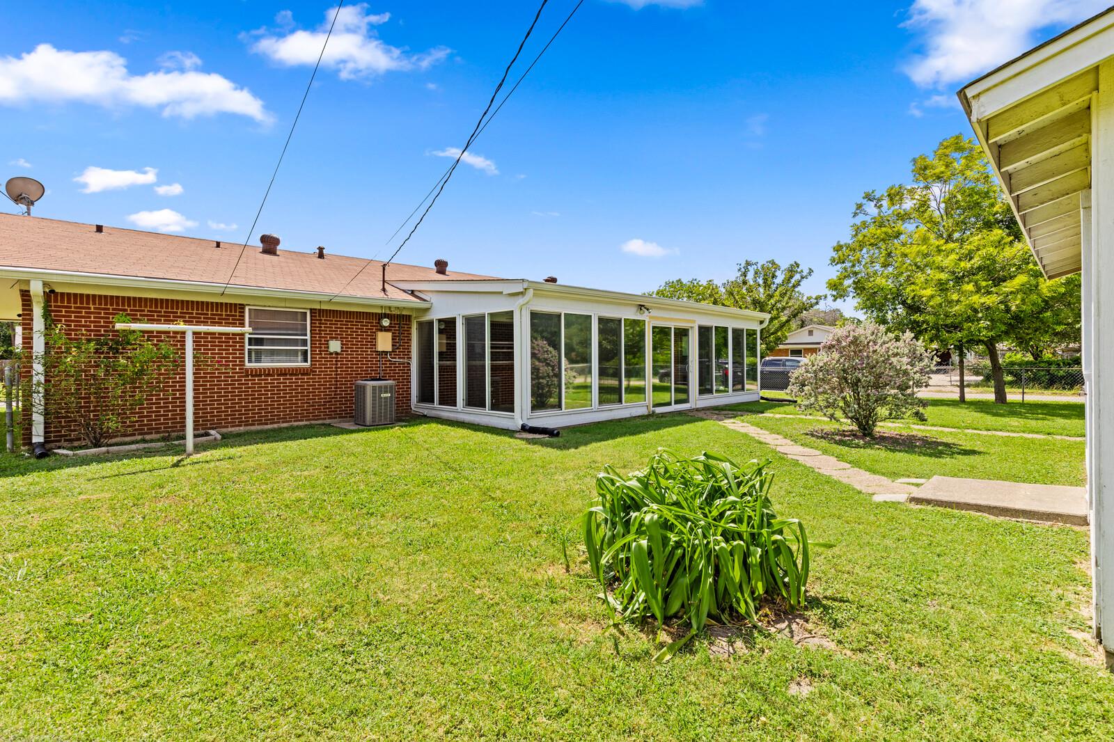 201 S Barbara St, Waco, TX 76705