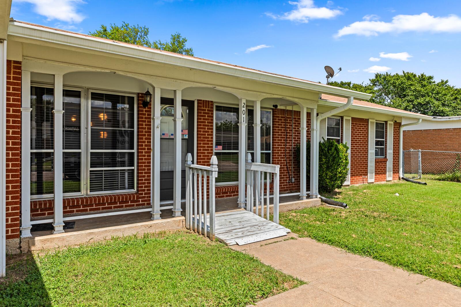 201 S Barbara St, Waco, TX 76705