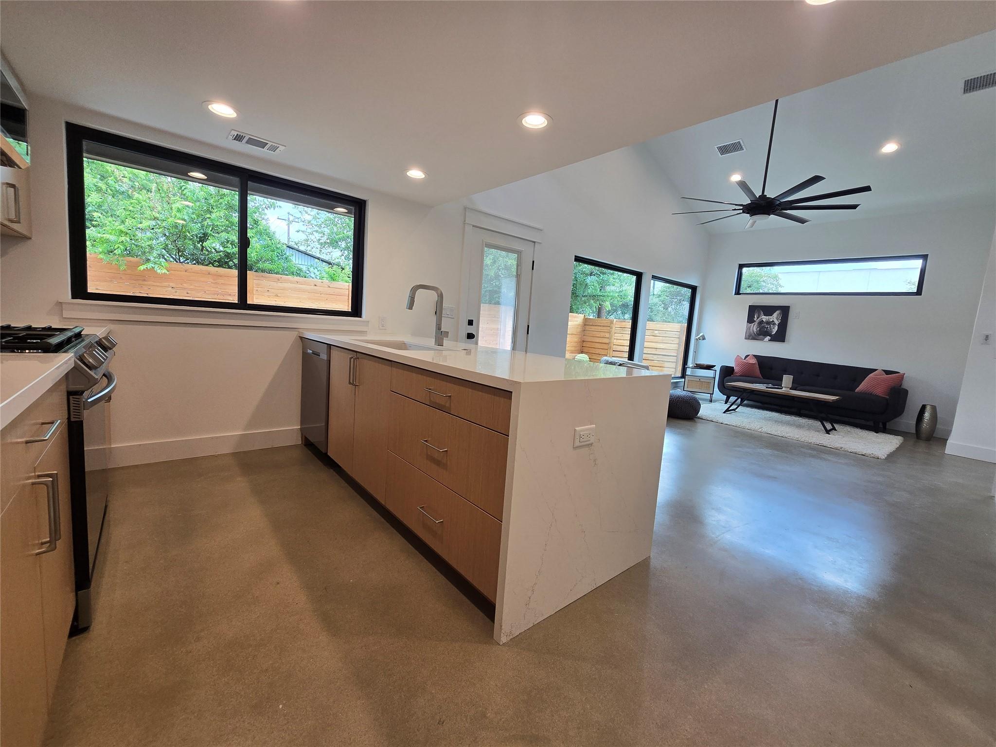 1112 W North Loop Blvd, Austin, TX 78756