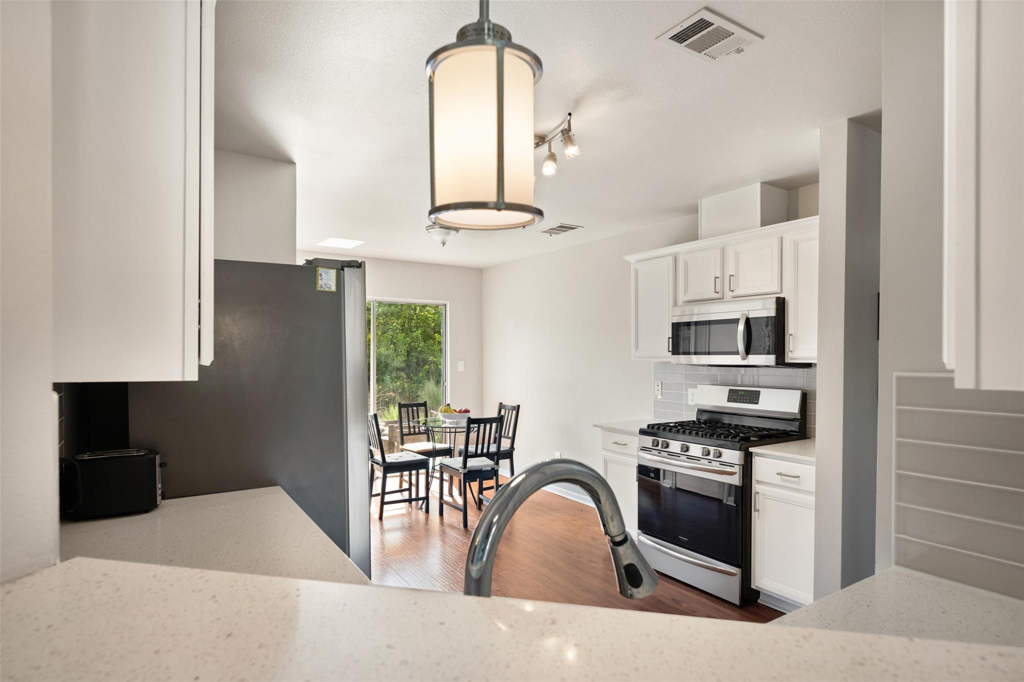 2004 Yaupon Trl, Cedar Park, TX 78613