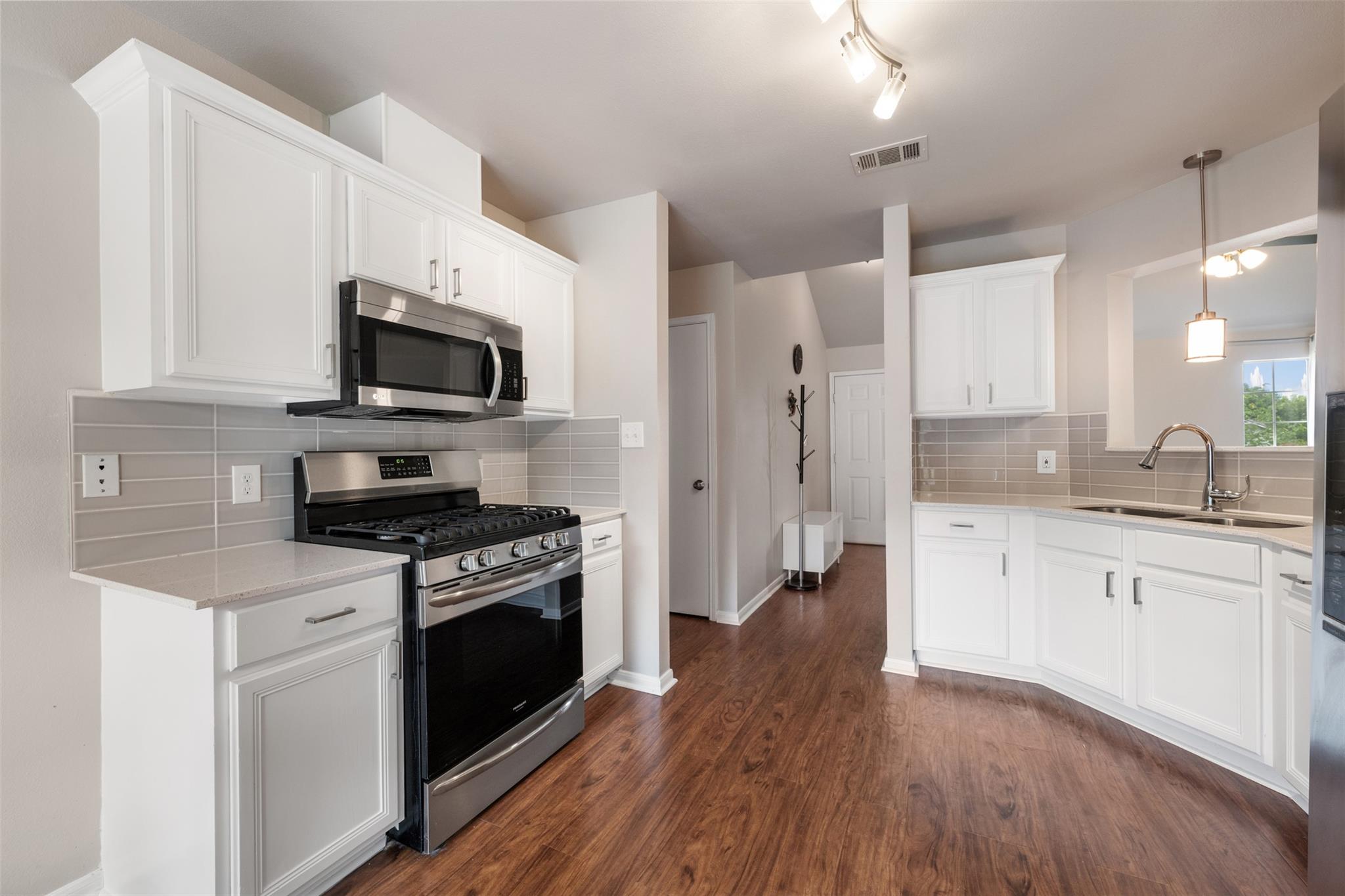 2004 Yaupon Trl, Cedar Park, TX 78613