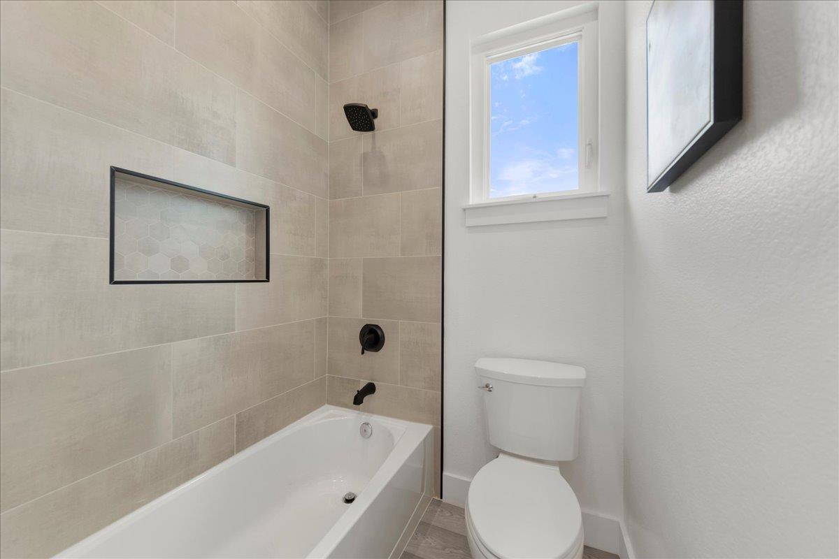 110 Diamond Head Dr, Bastrop, TX 78602