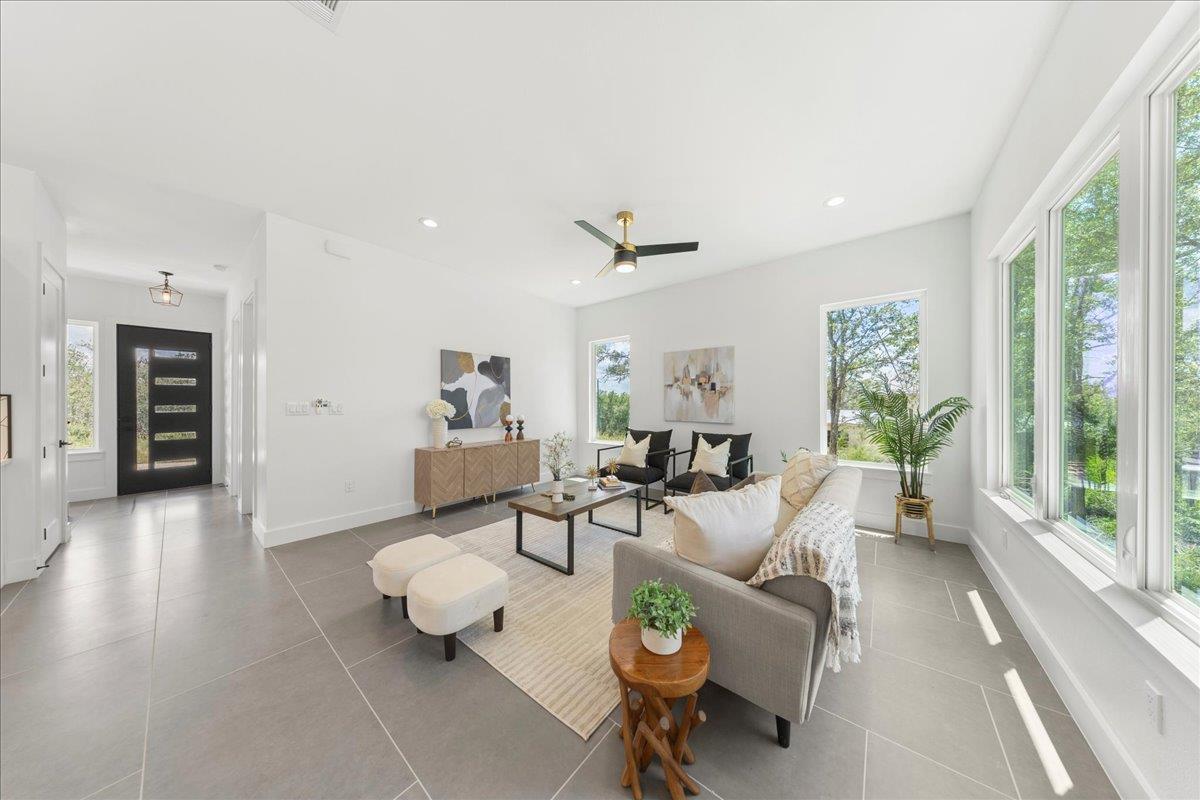 110 Diamond Head Dr, Bastrop, TX 78602