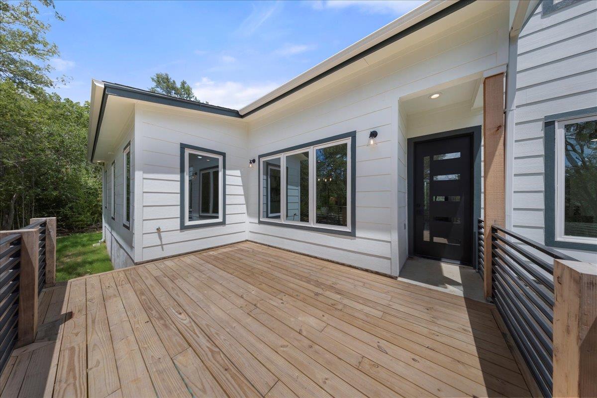 110 Diamond Head Dr, Bastrop, TX 78602