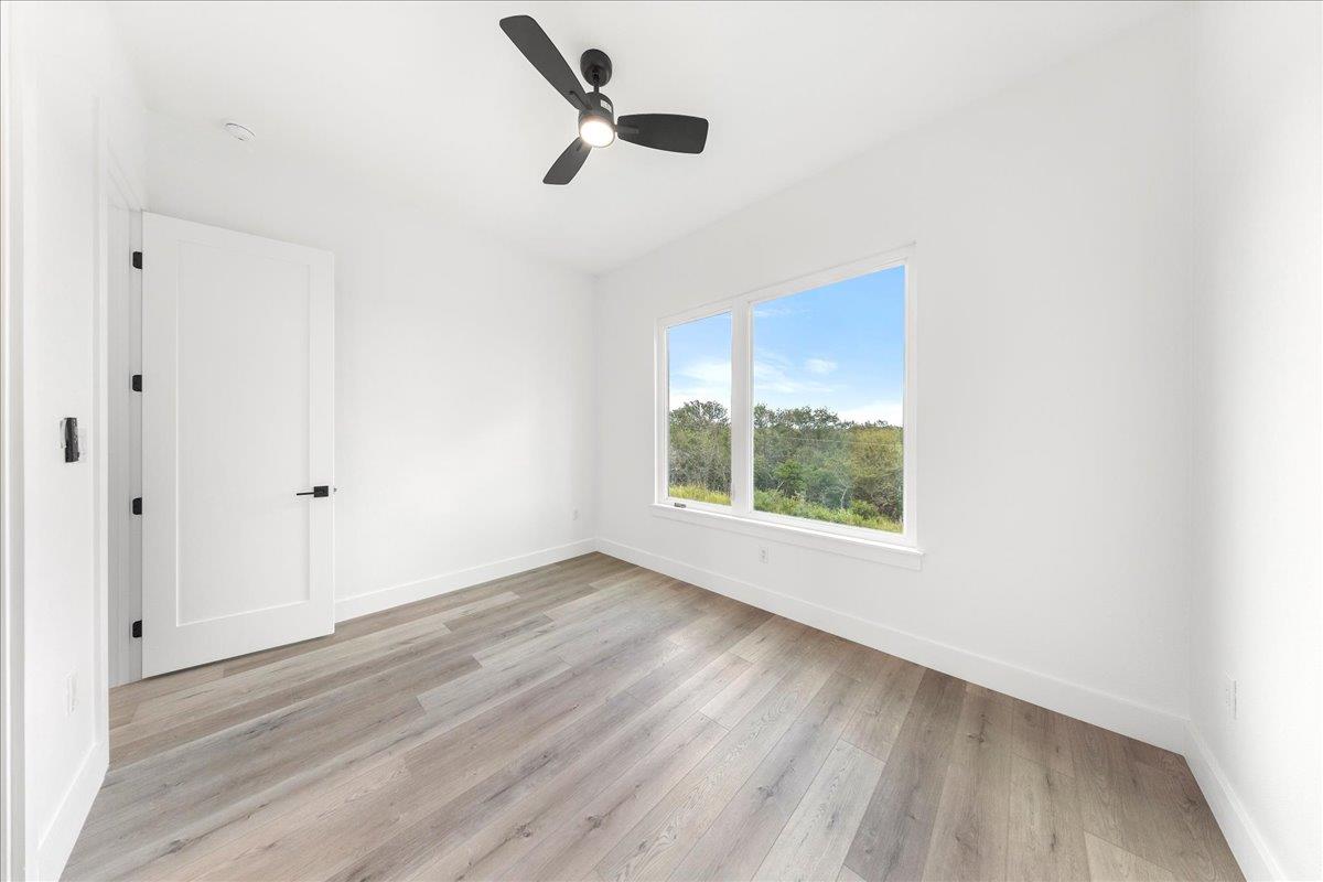 110 Diamond Head Dr, Bastrop, TX 78602