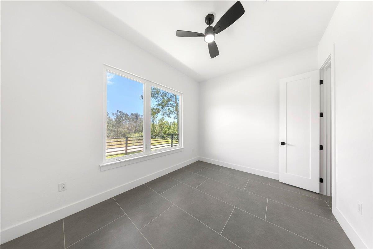 110 Diamond Head Dr, Bastrop, TX 78602