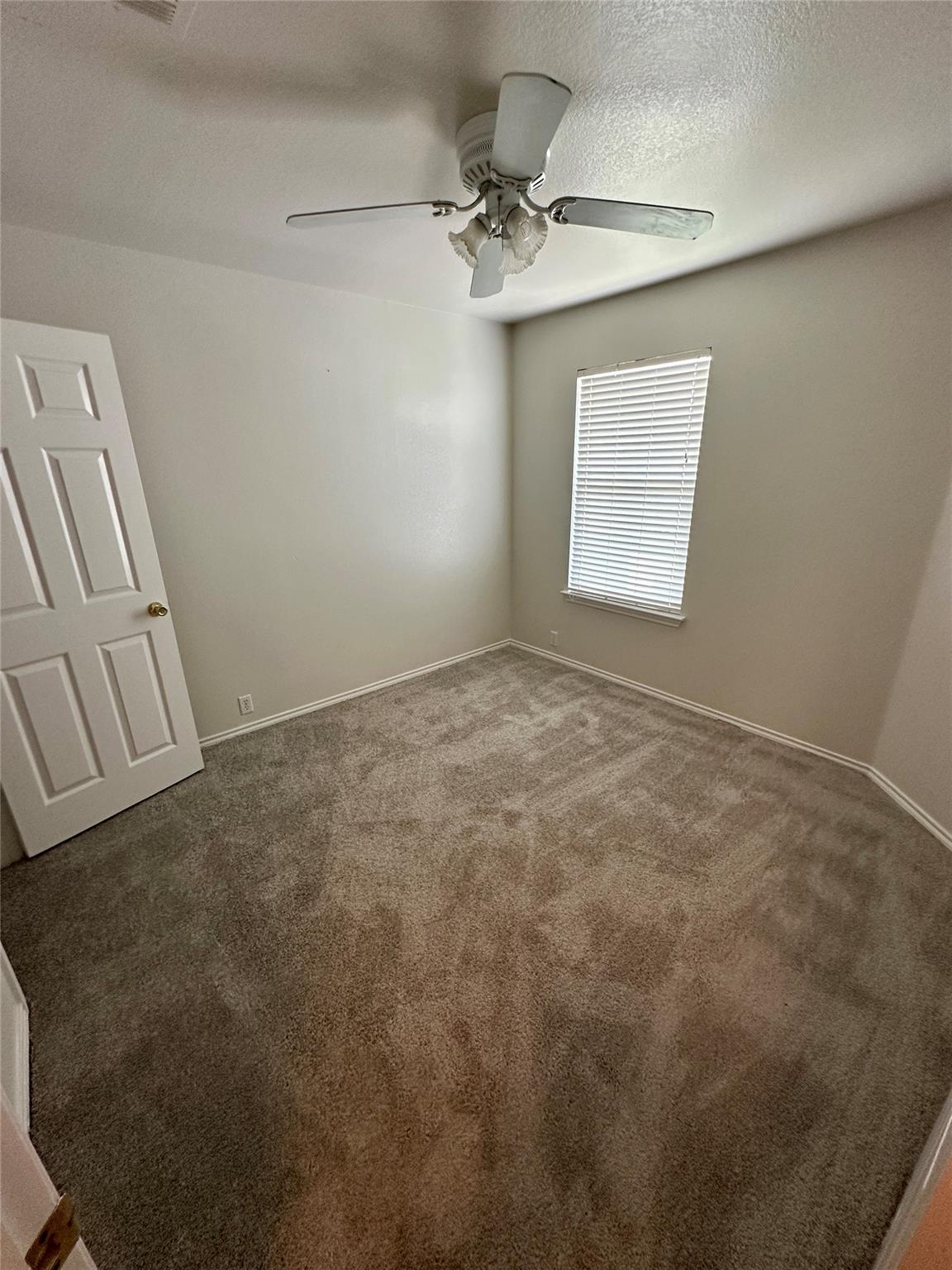 135 Michaelis # B, Kyle, TX 78640