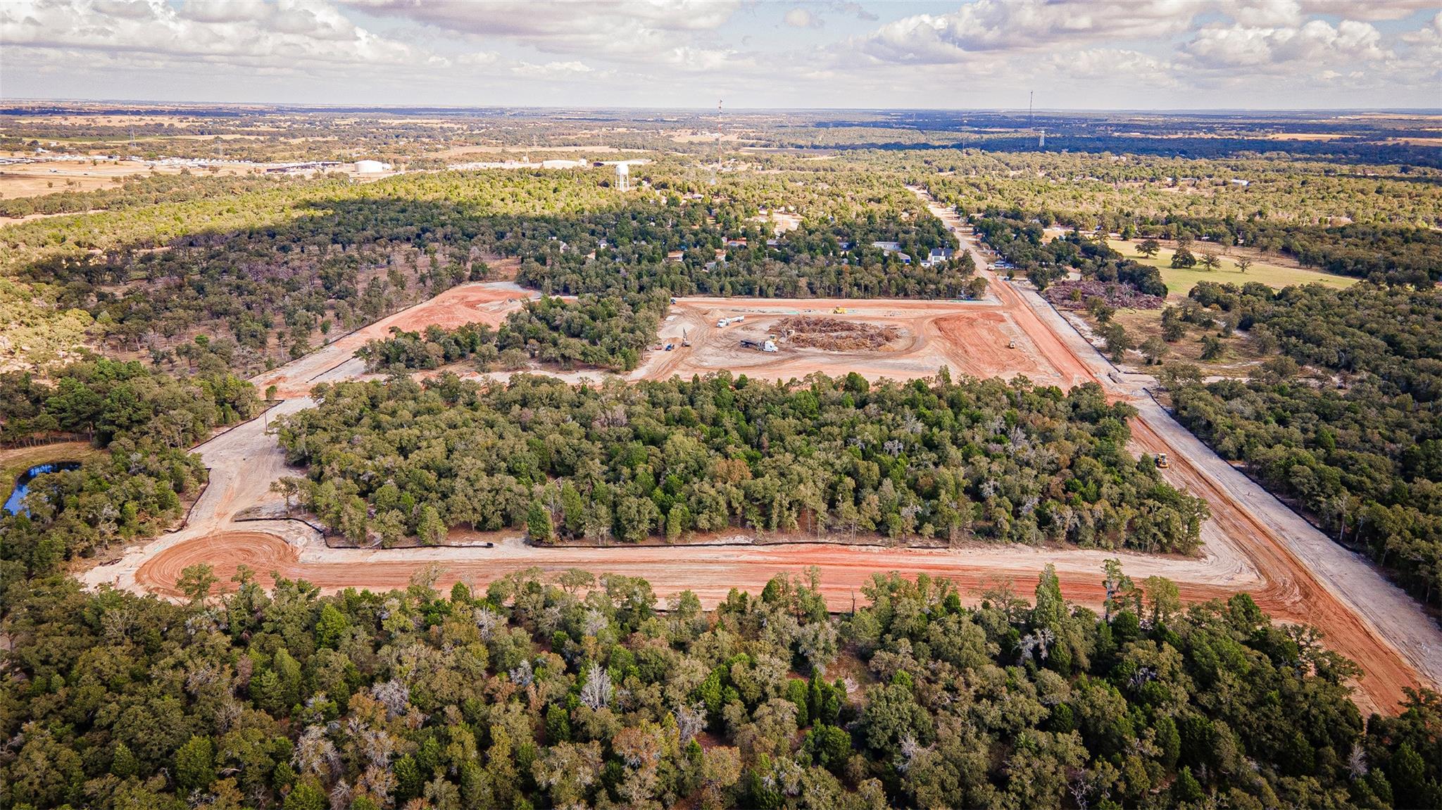 154 Los Robles Rd, Elgin, TX 78621