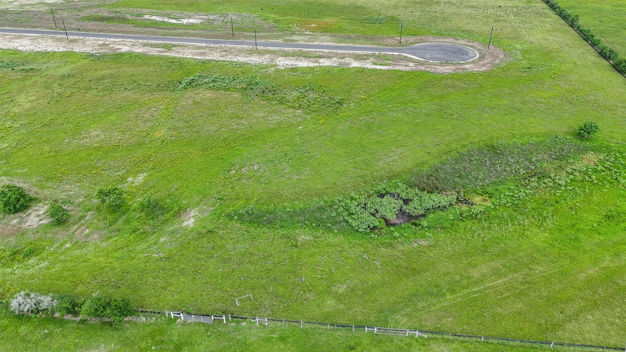 1362 Saddleback Dr, Bellville, TX 77418