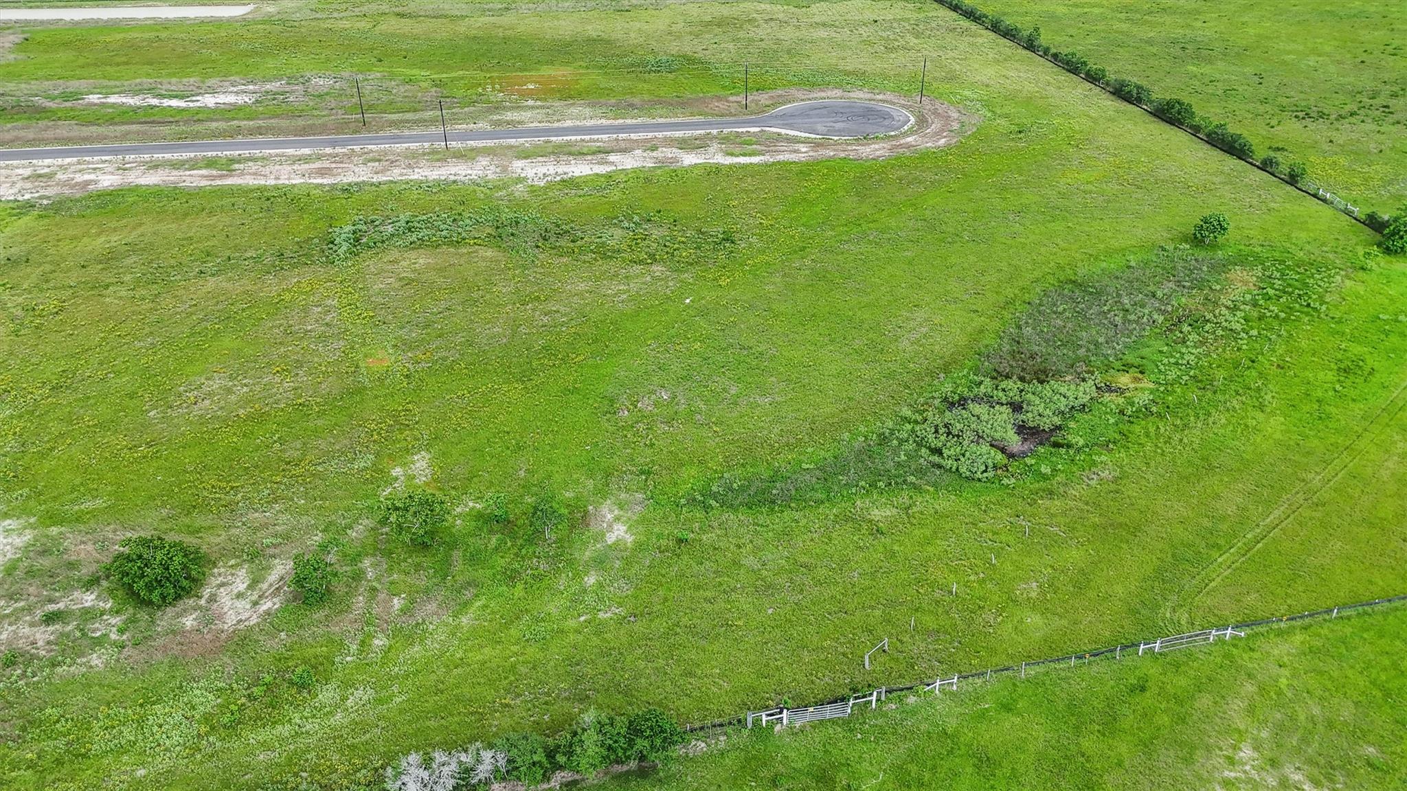 1362 Saddleback Dr, Bellville, TX 77418