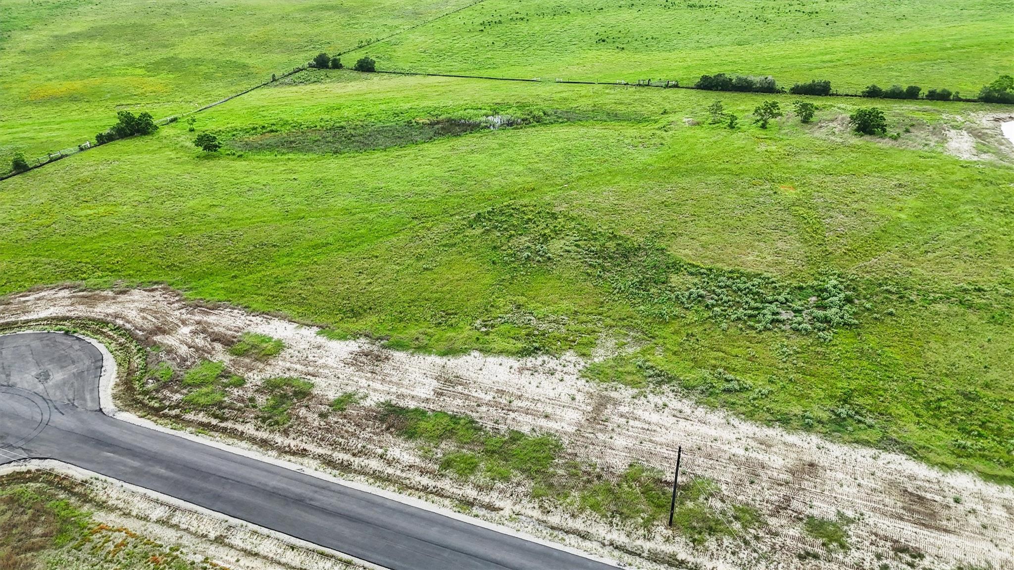 1362 Saddleback Dr, Bellville, TX 77418