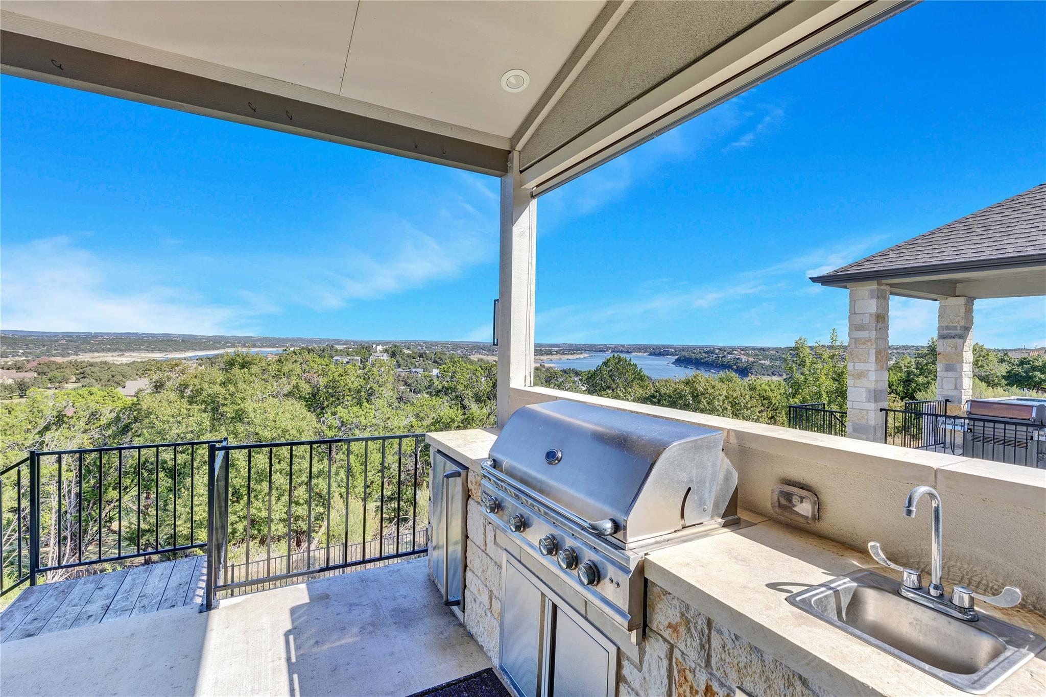 2406 Sunset Vista Cir, Spicewood, TX 78669