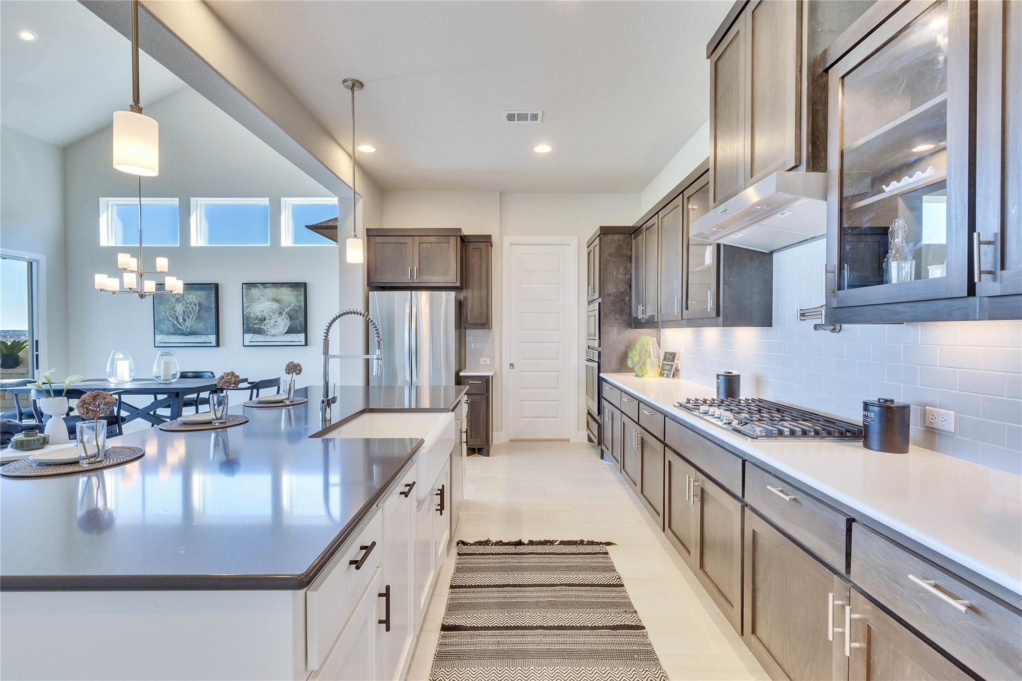 2406 Sunset Vista Cir, Spicewood, TX 78669