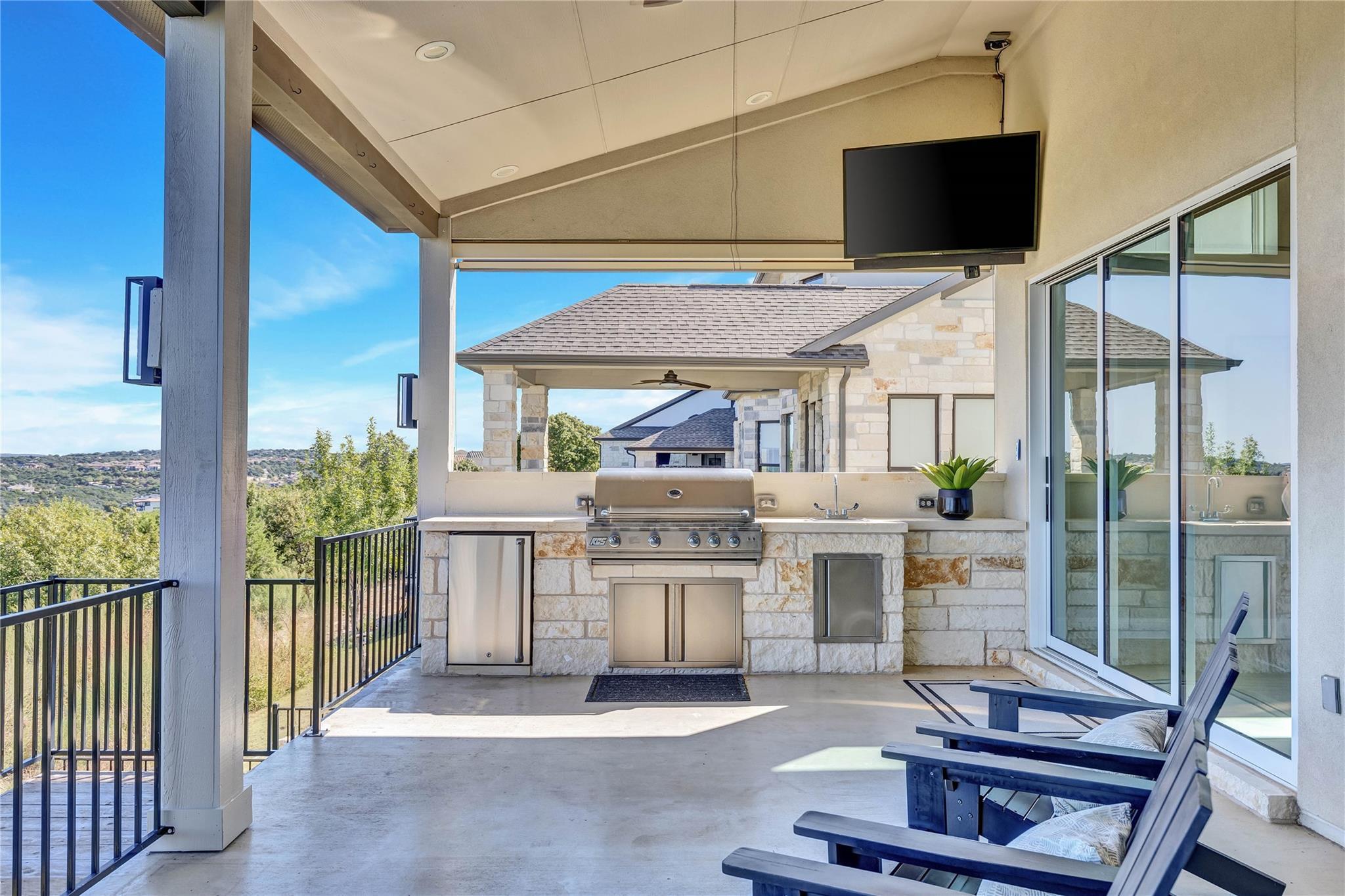 2406 Sunset Vista Cir, Spicewood, TX 78669