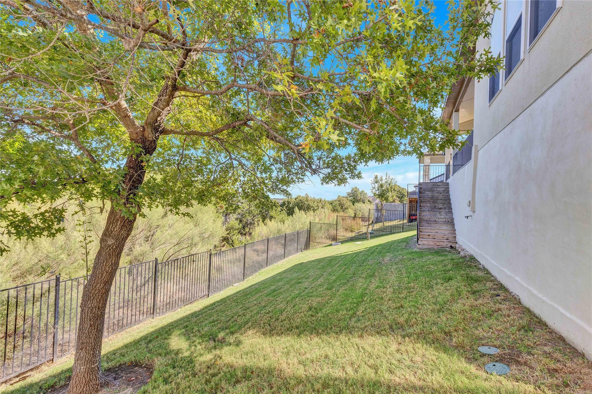 2406 Sunset Vista Cir, Spicewood, TX 78669