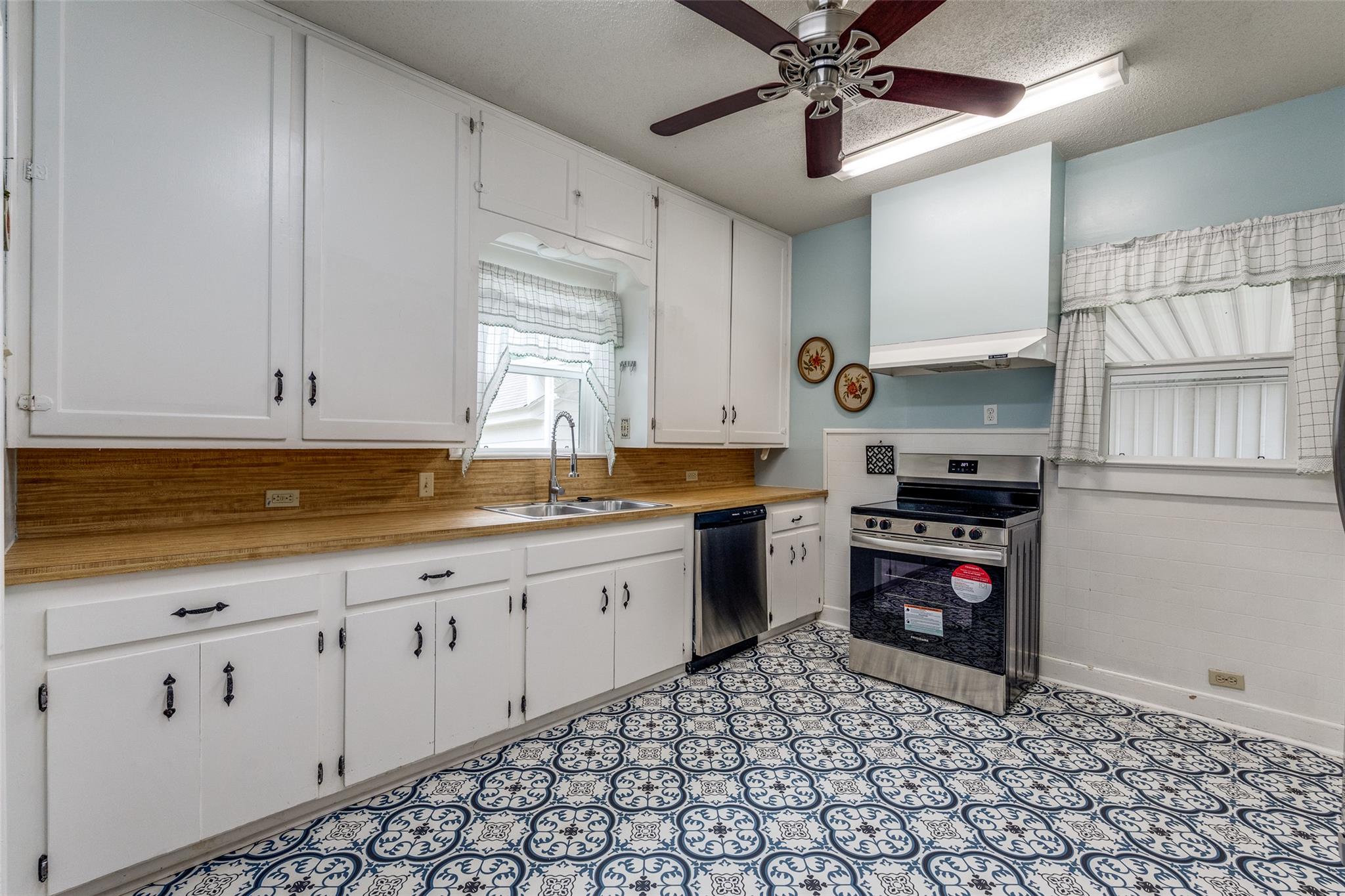 1106 S 11th St, Temple, TX 76504