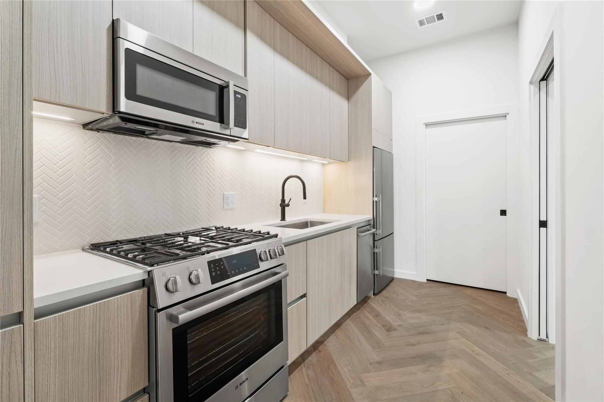 2209 S 1st St # 108, Austin, TX 78704
