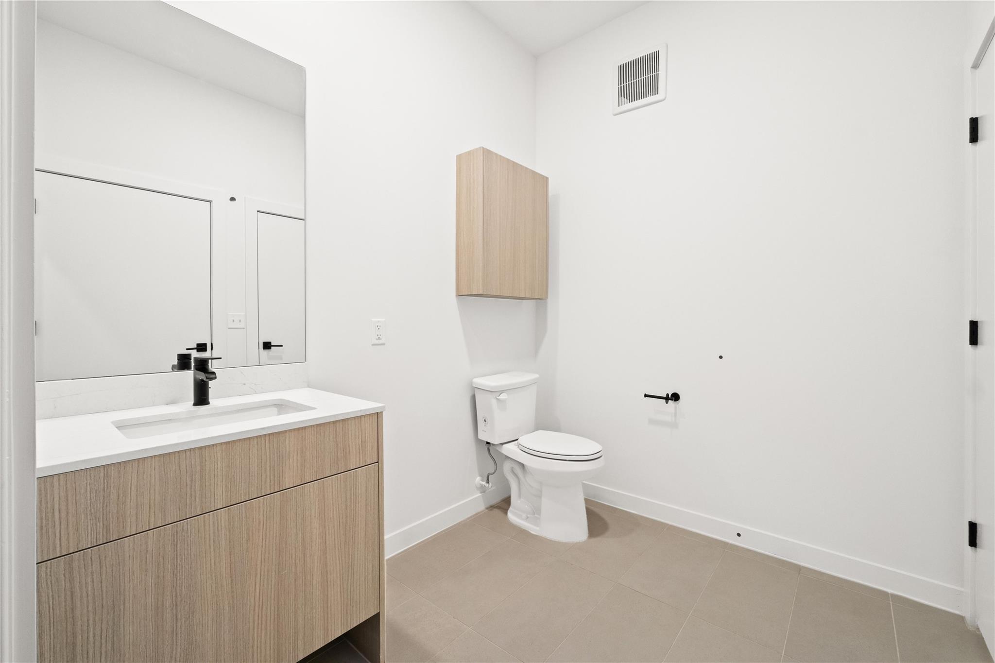 2209 S 1st St # 108, Austin, TX 78704