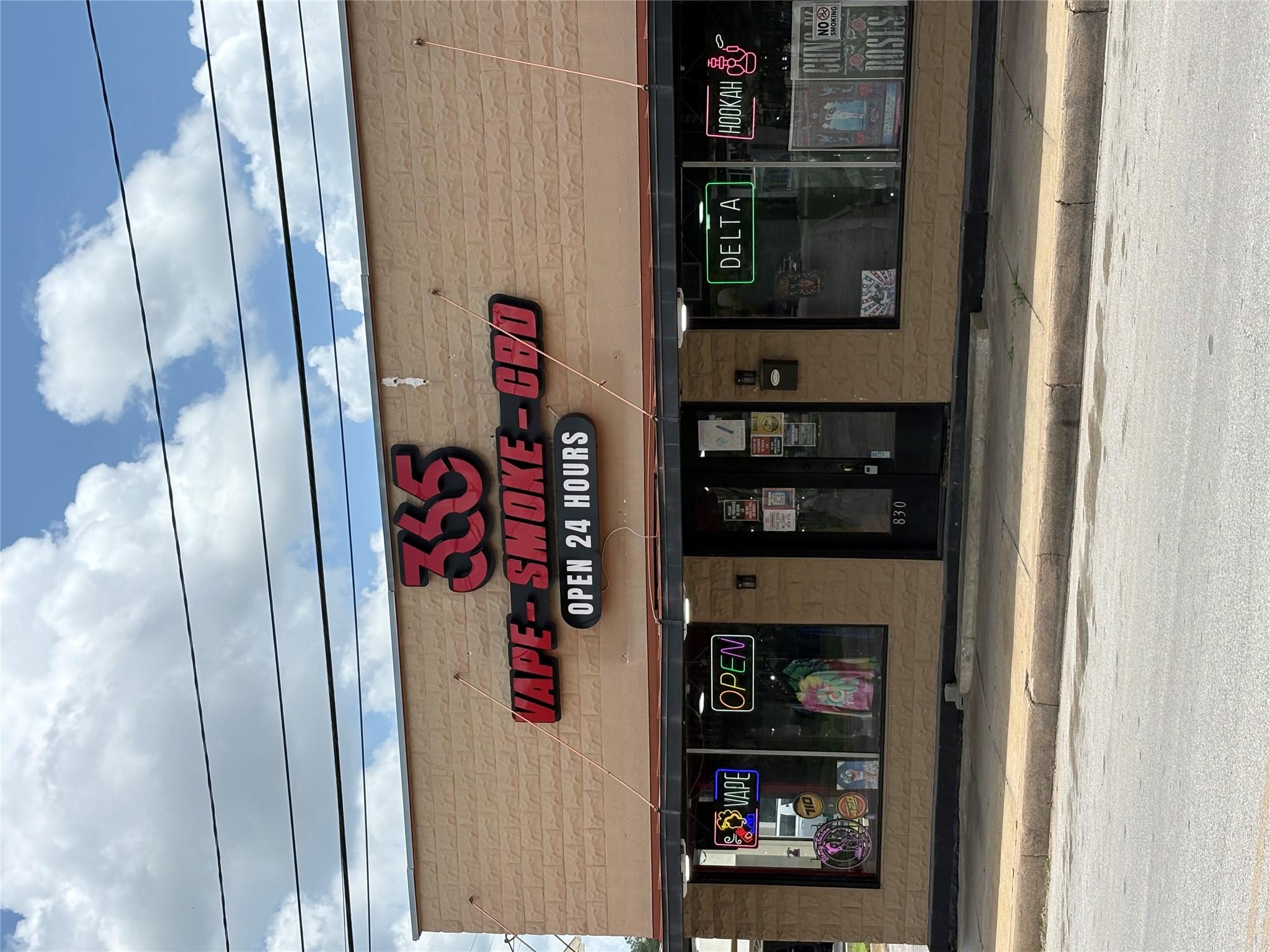 830 Saint Paul St, Gonzales, TX 78629