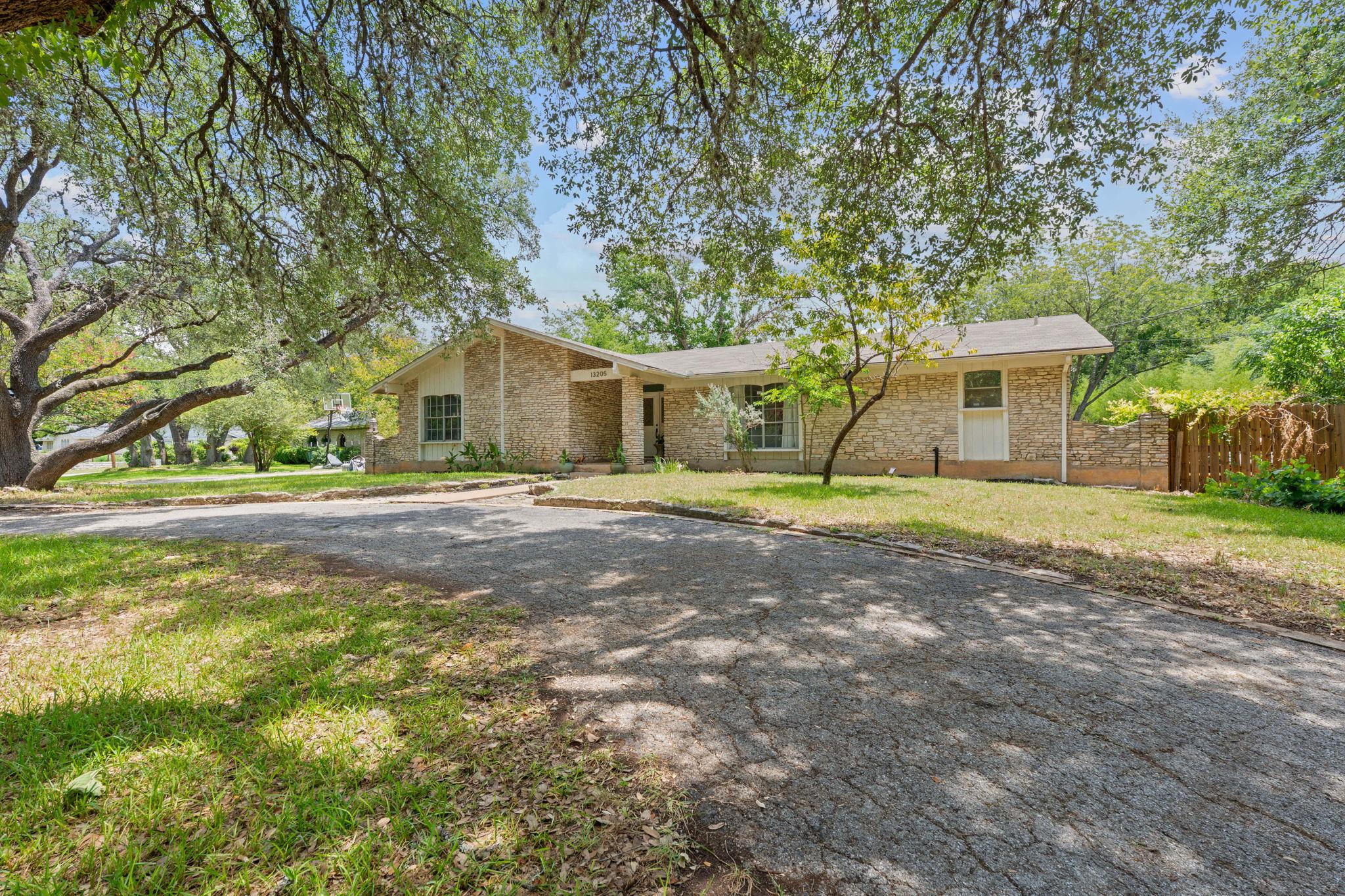 13205 Onion Creek Dr, Manchaca, TX 78652