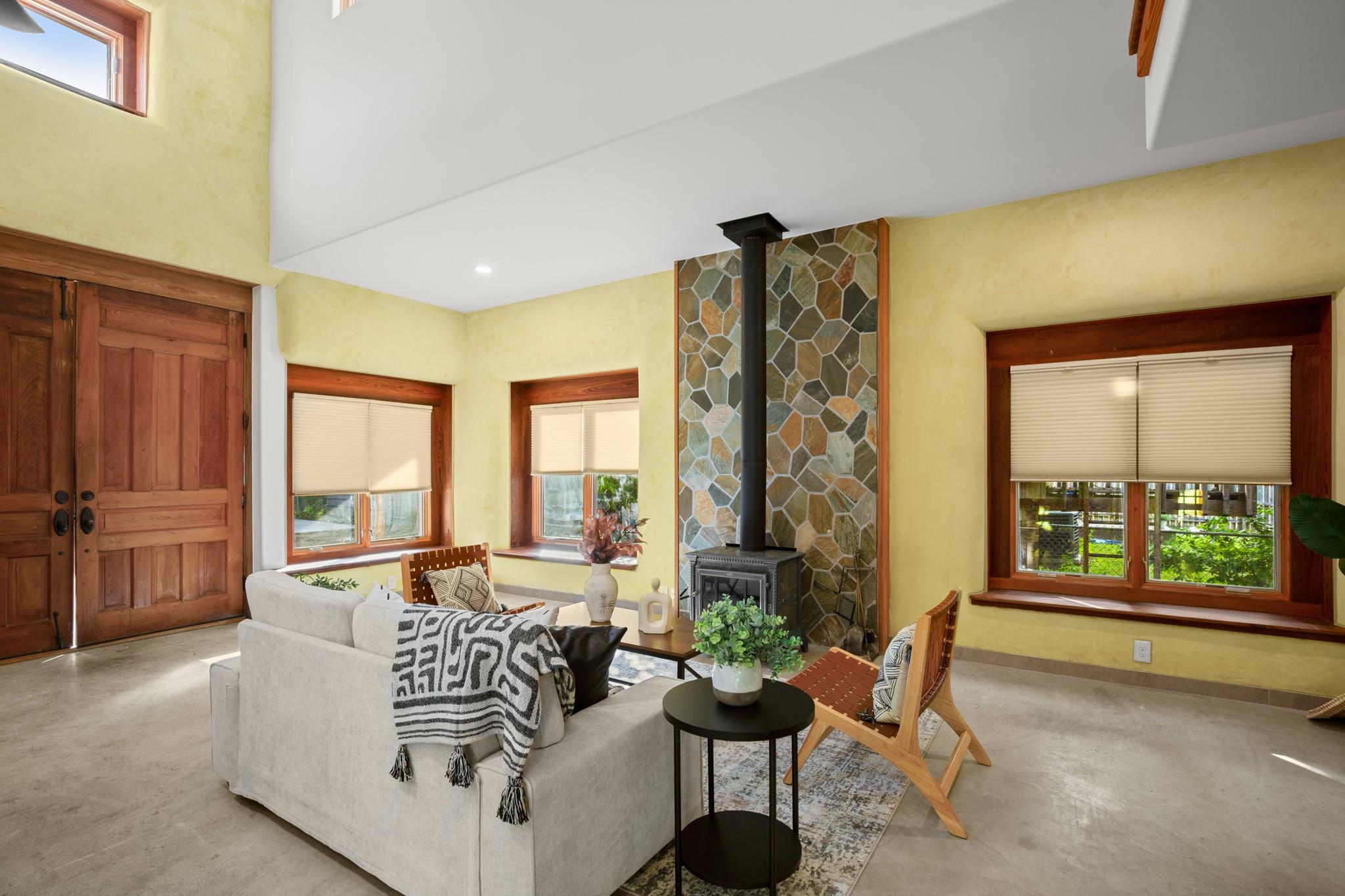 913 Taulbee Ln, Austin, TX 78757