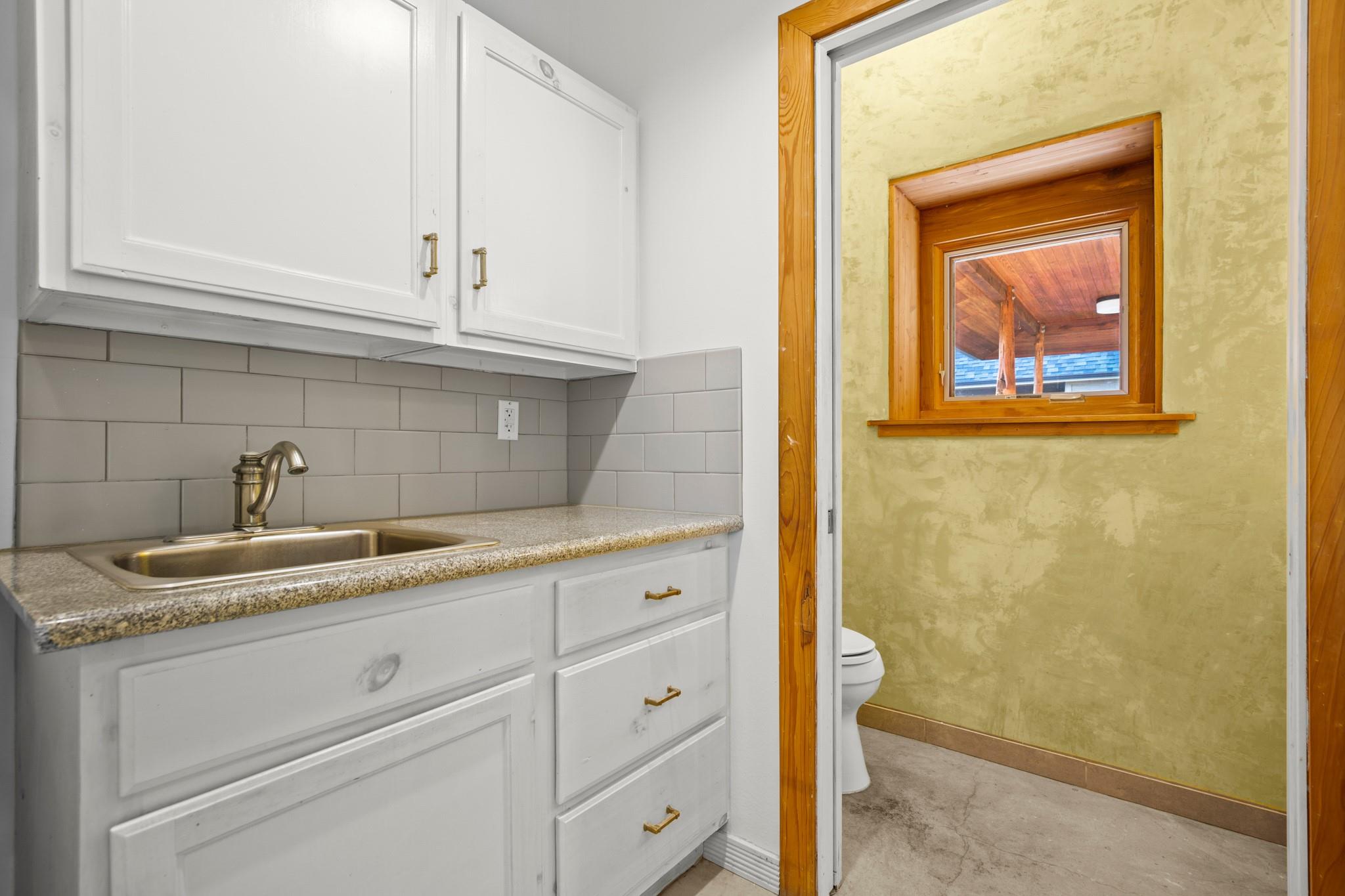 913 Taulbee Ln, Austin, TX 78757