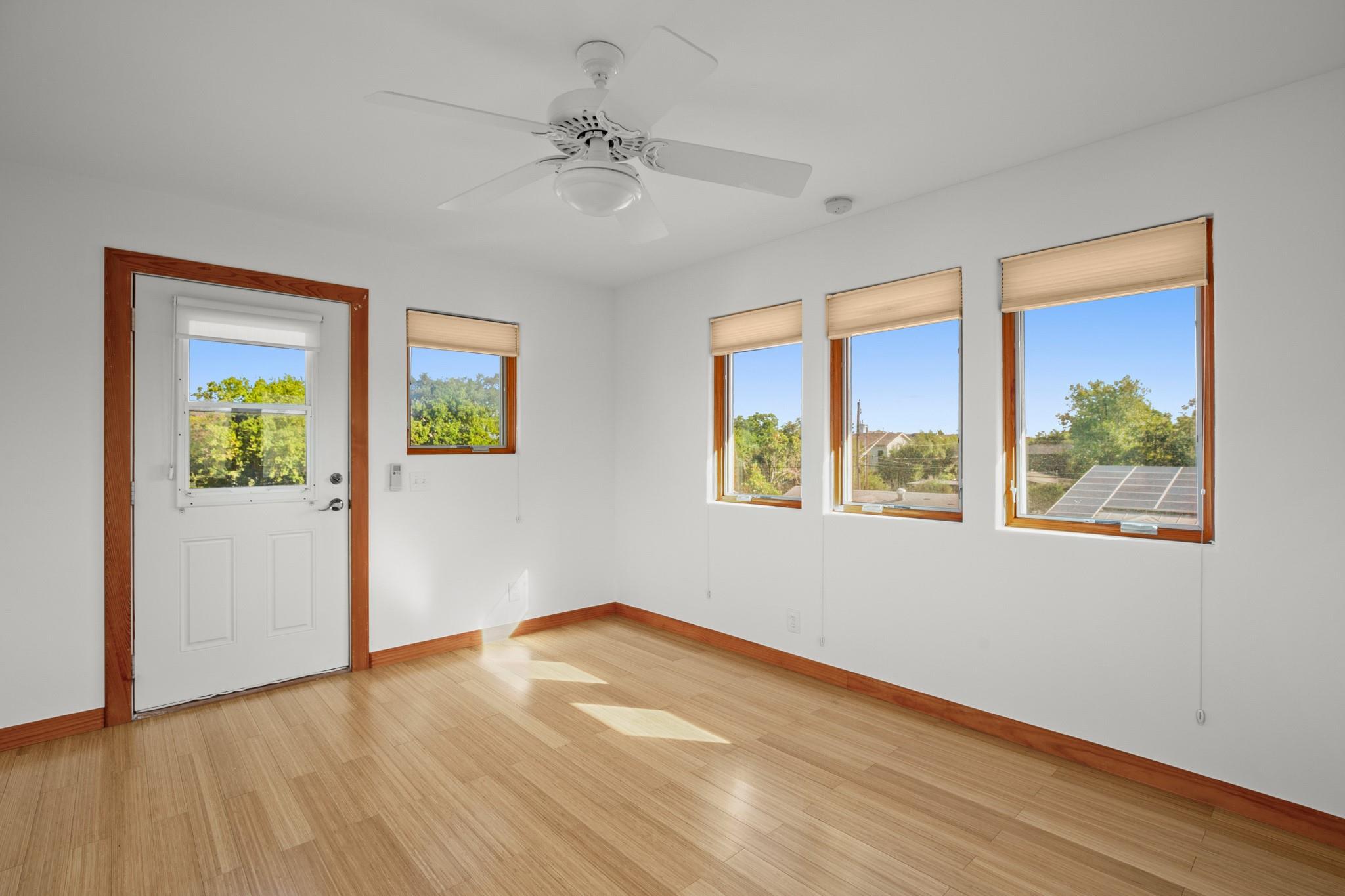 913 Taulbee Ln, Austin, TX 78757