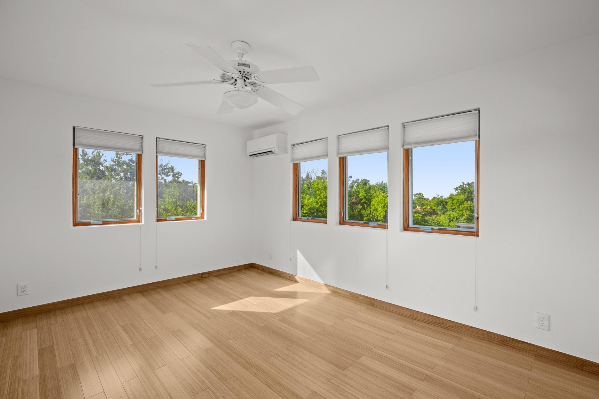 913 Taulbee Ln, Austin, TX 78757