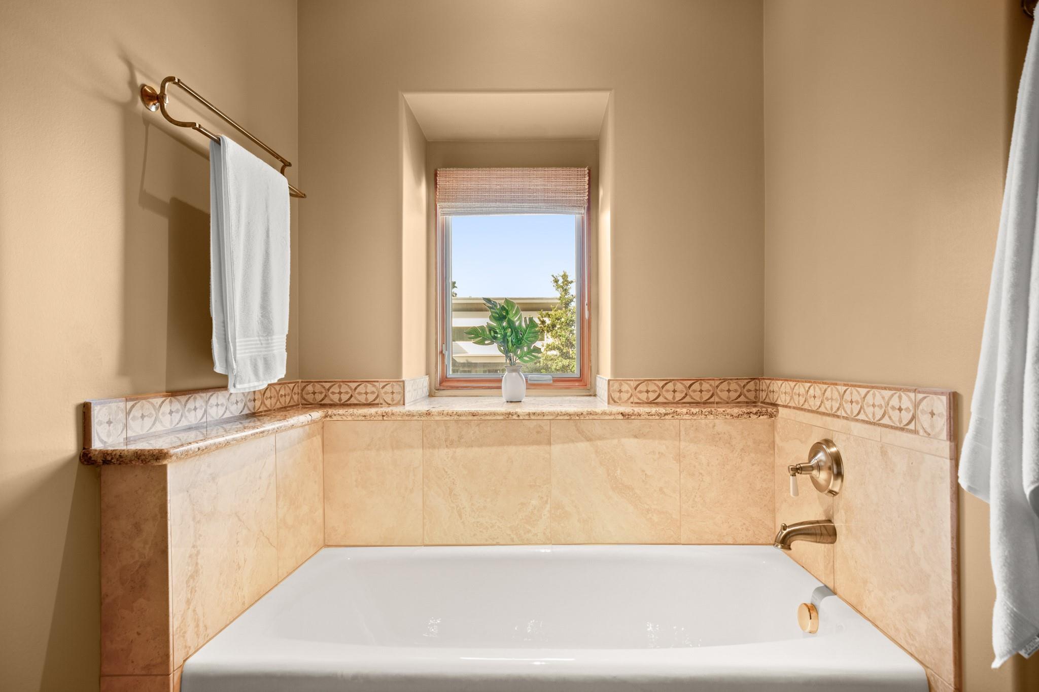 913 Taulbee Ln, Austin, TX 78757