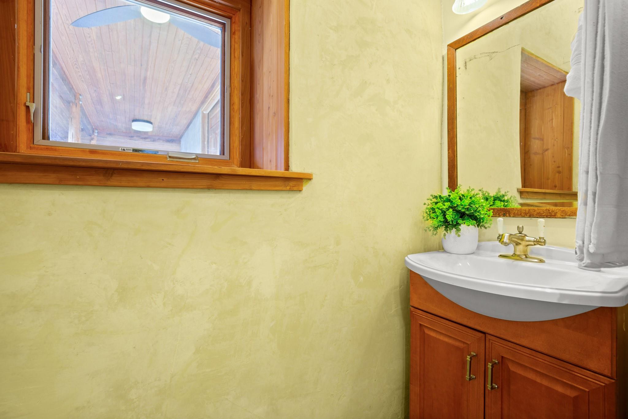 913 Taulbee Ln, Austin, TX 78757