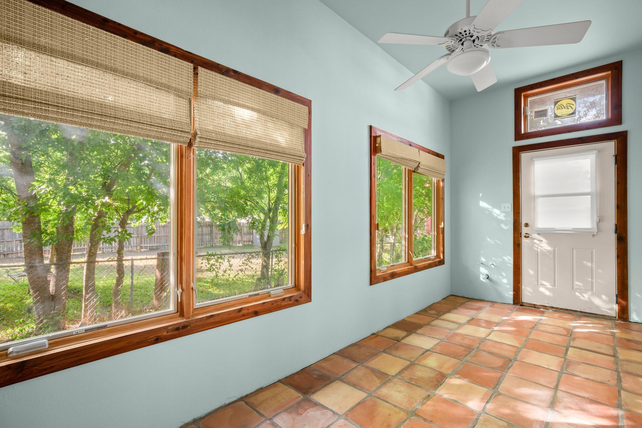 913 Taulbee Ln, Austin, TX 78757