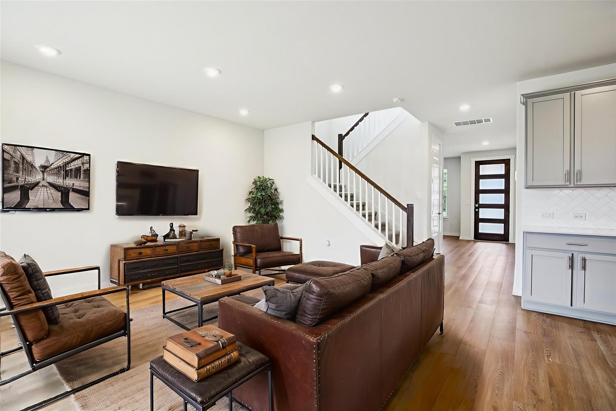 2433 Bear Cub Bnd, Leander, TX 78641