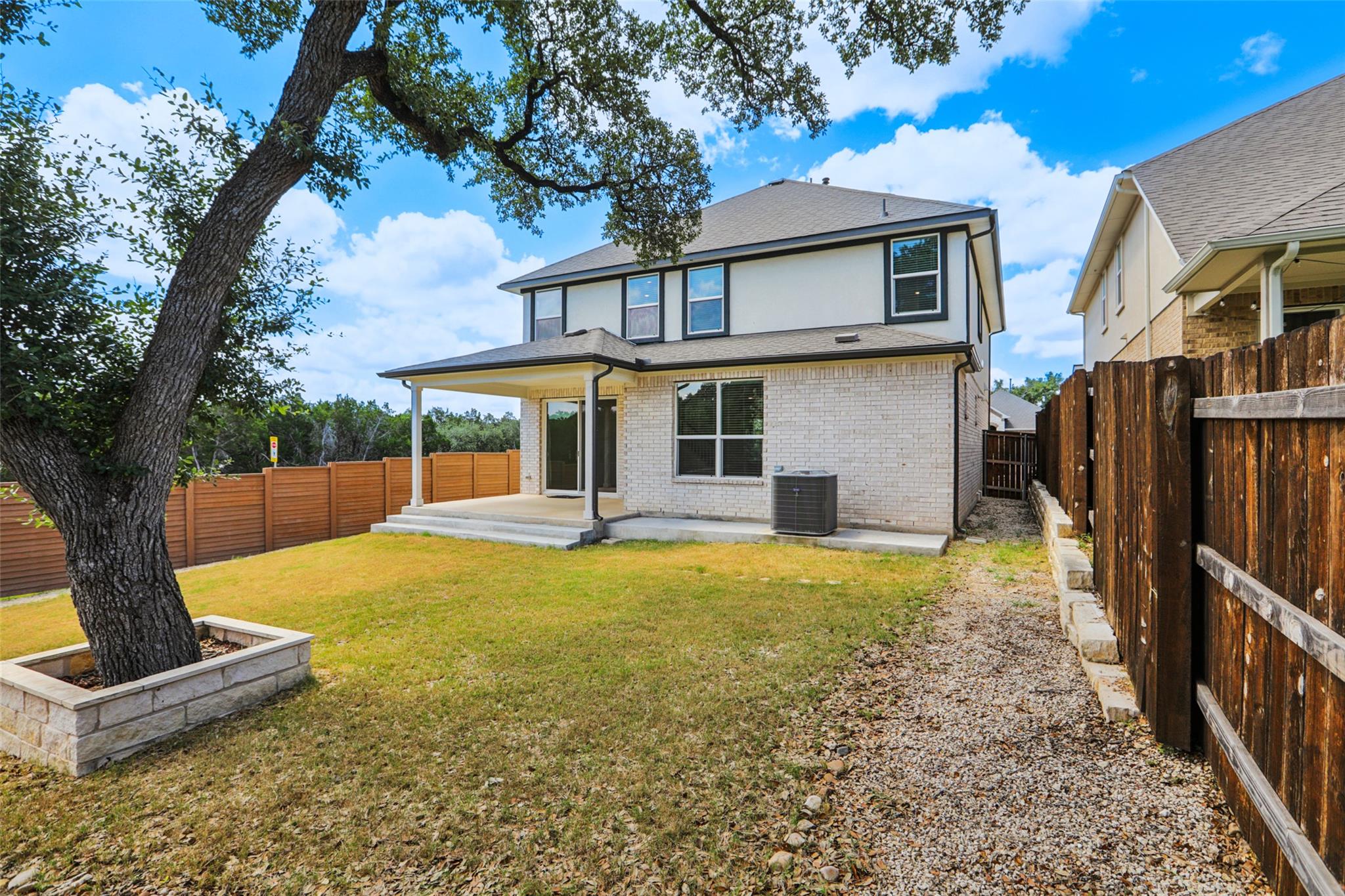 2433 Bear Cub Bnd, Leander, TX 78641