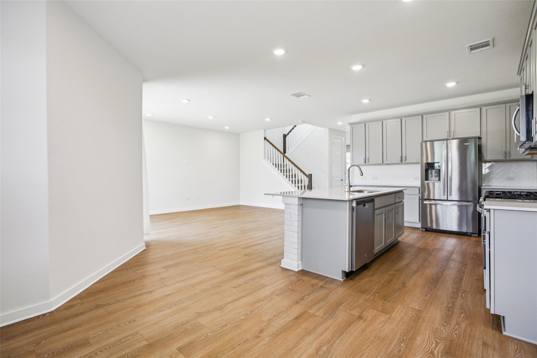 2433 Bear Cub Bnd, Leander, TX 78641