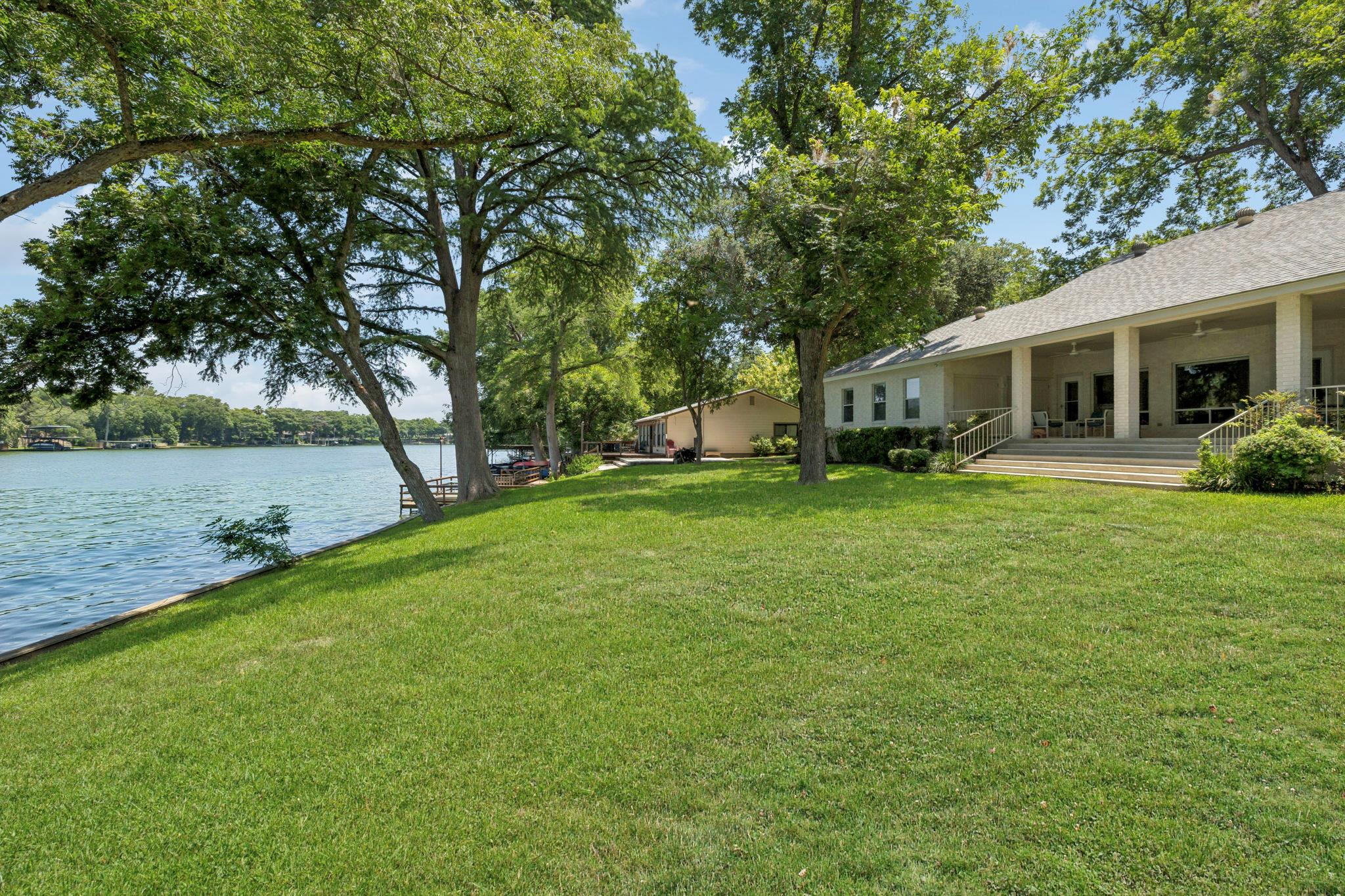 1113 E Zipp Rd, New Braunfels, TX 78130