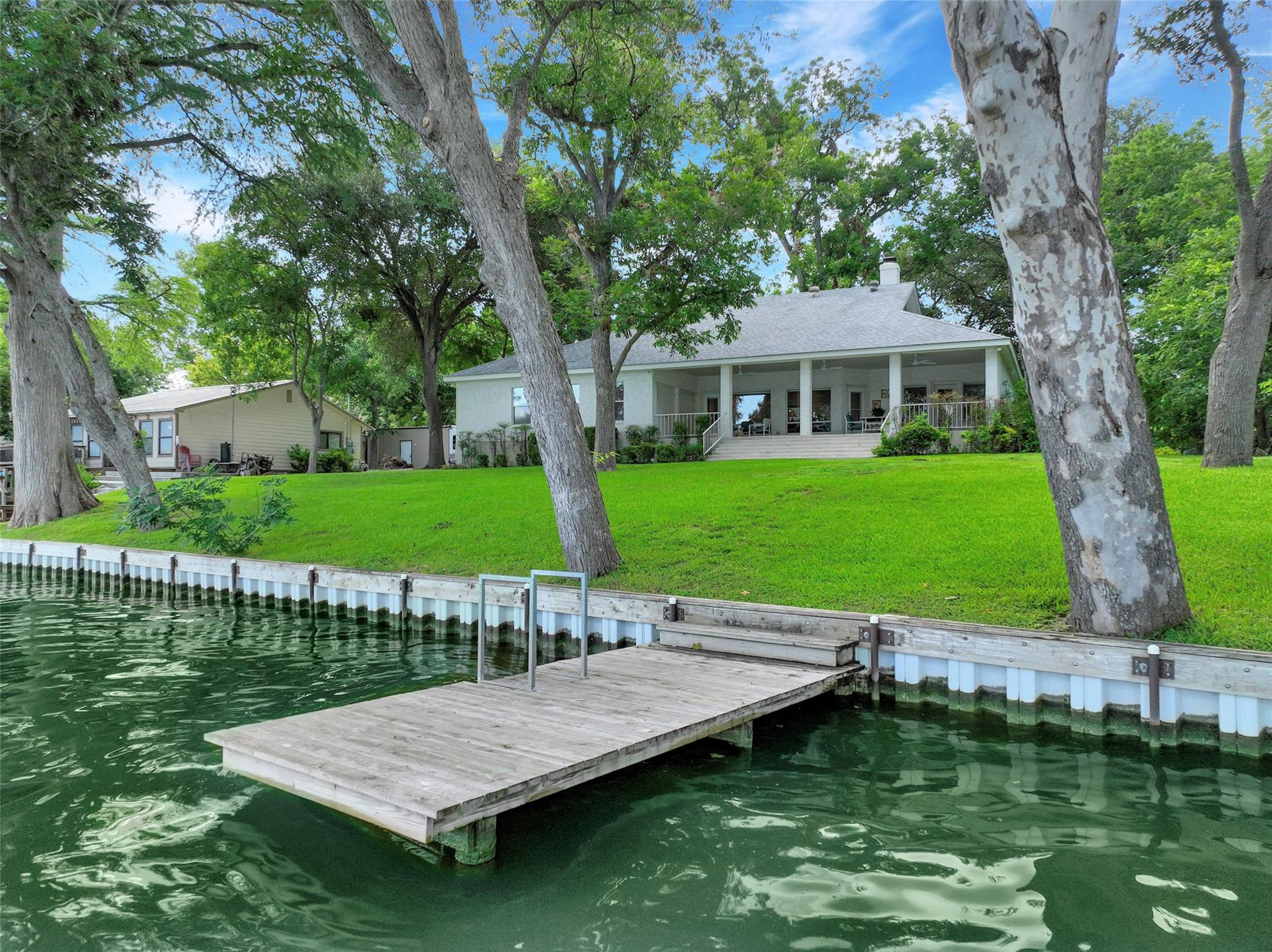 1113 E Zipp Rd, New Braunfels, TX 78130