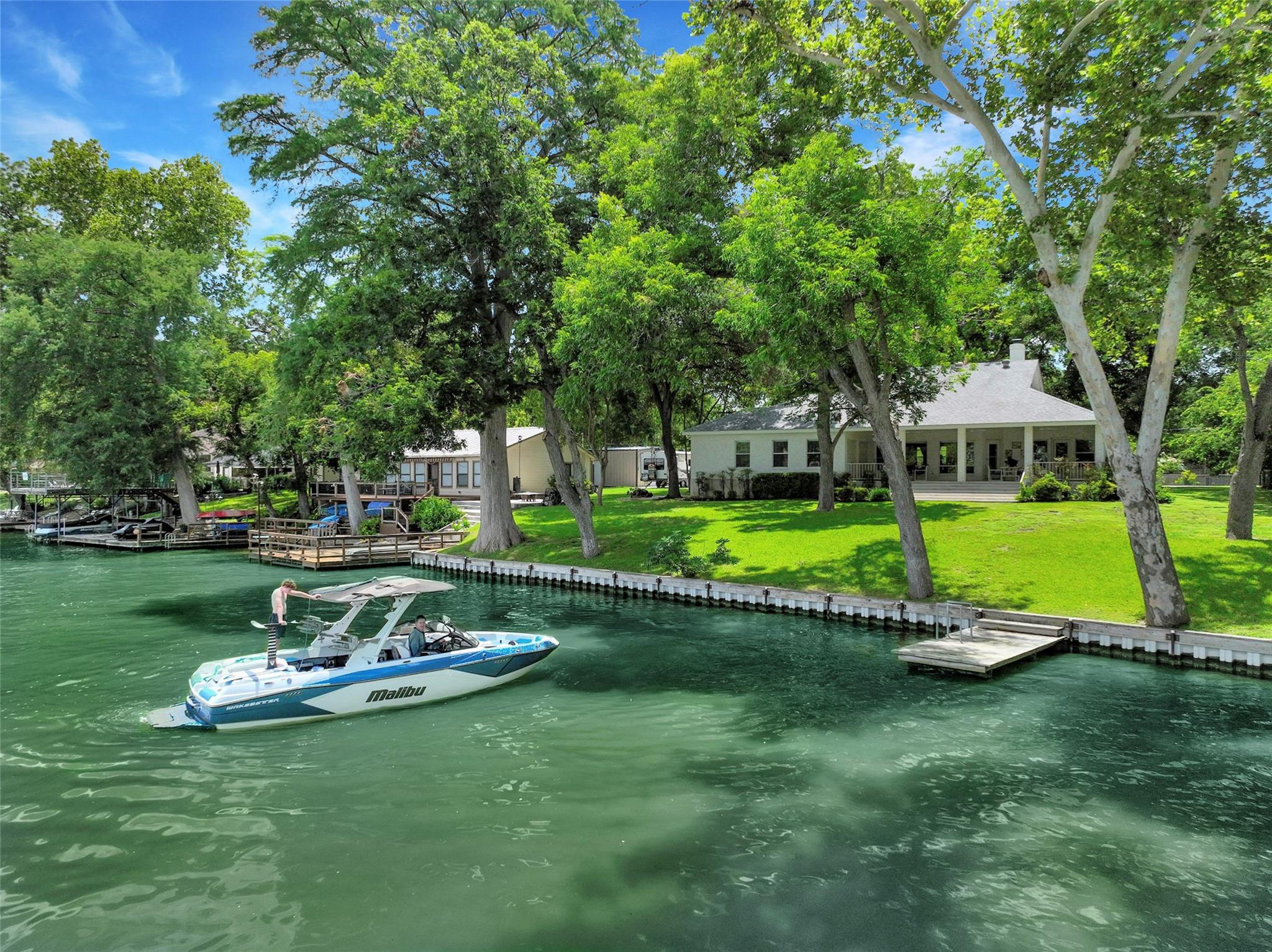 1113 E Zipp Rd, New Braunfels, TX 78130