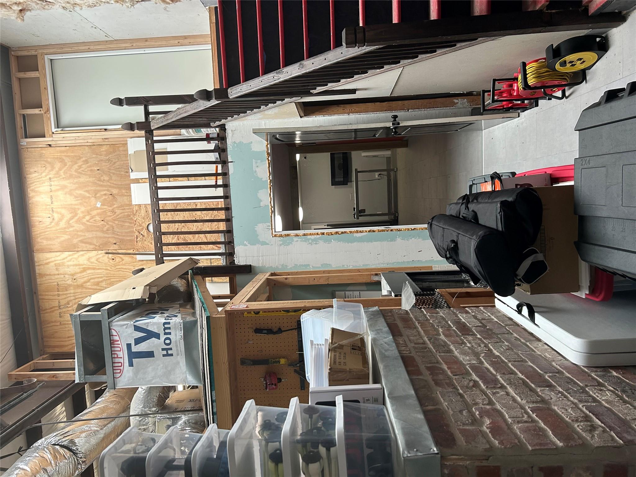 109 E 11TH St, Taylor, TX 76574