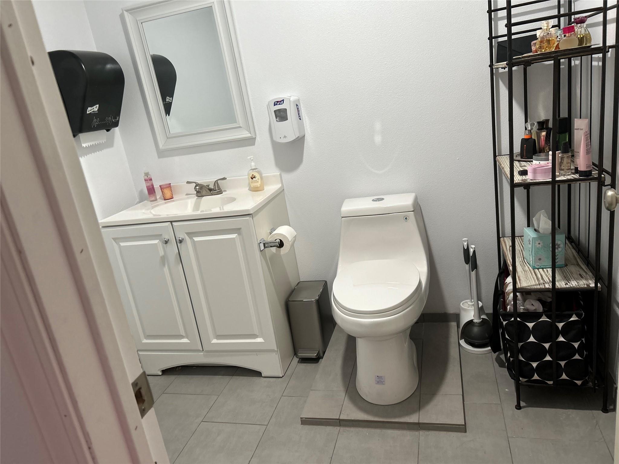 109 E 11TH St, Taylor, TX 76574