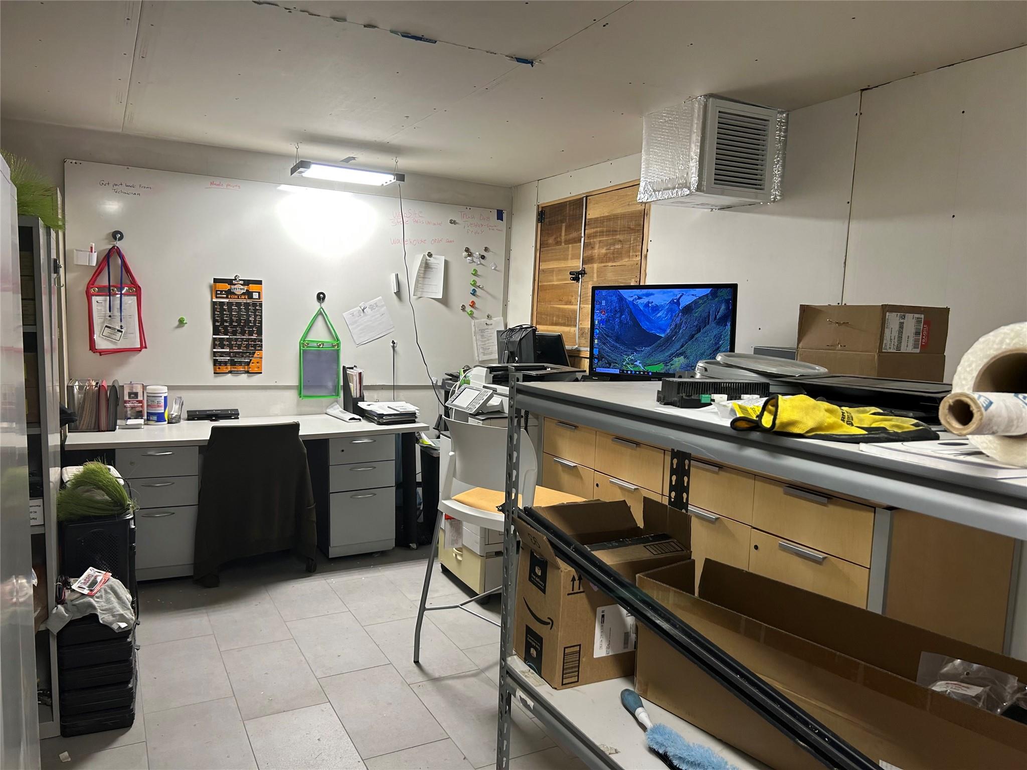 109 E 11TH St, Taylor, TX 76574