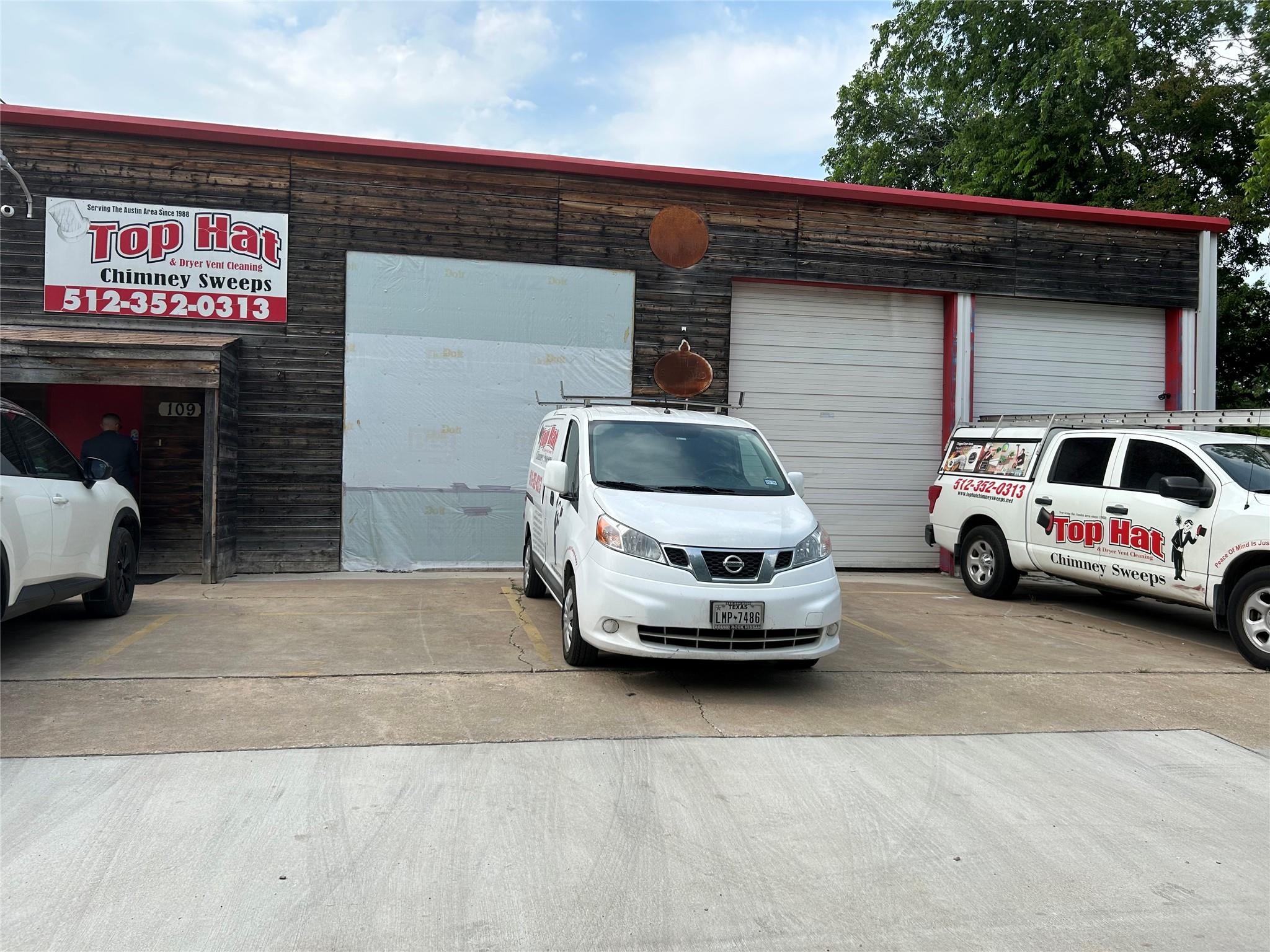 109 E 11TH St, Taylor, TX 76574