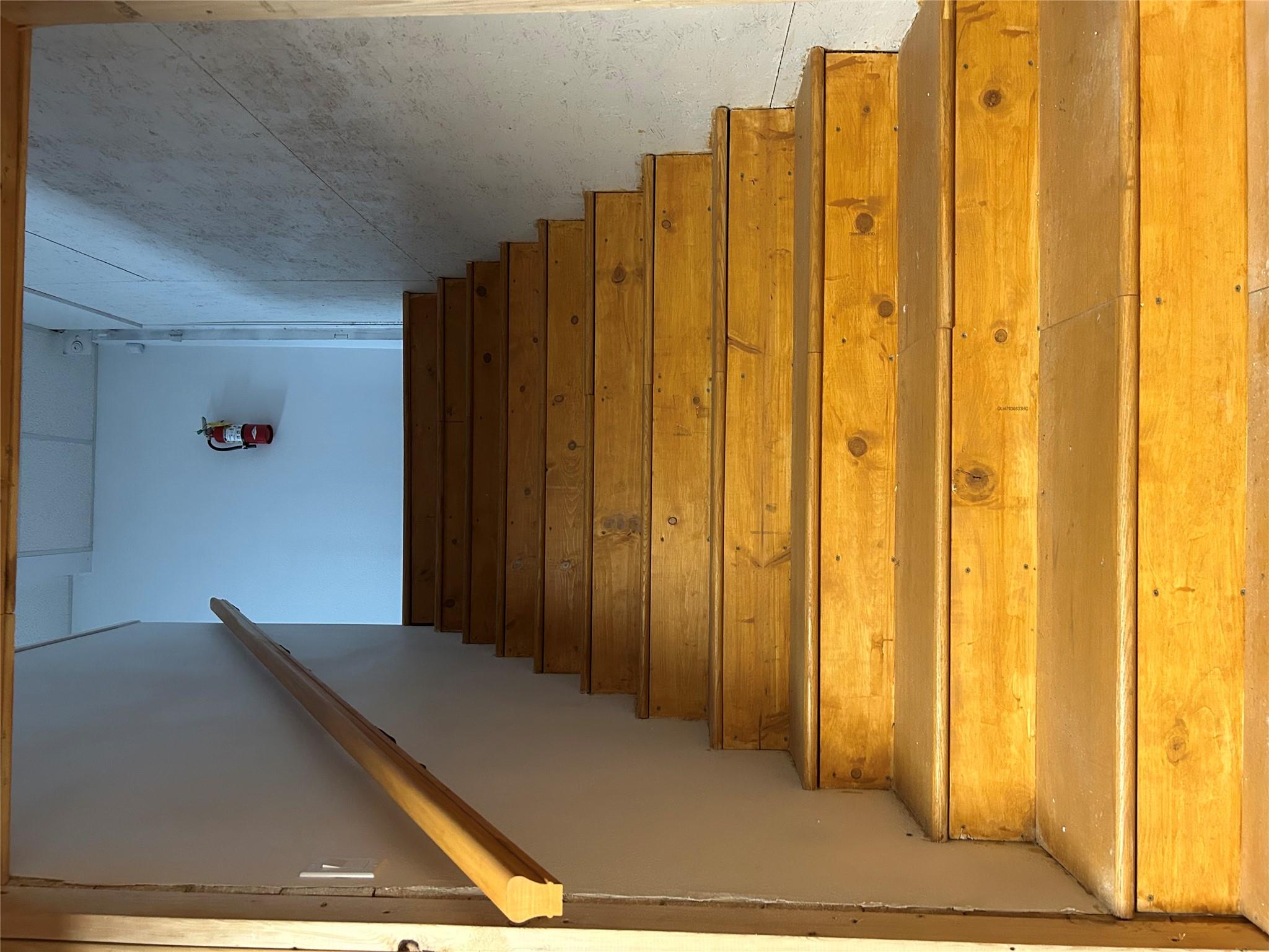 109 E 11TH St, Taylor, TX 76574