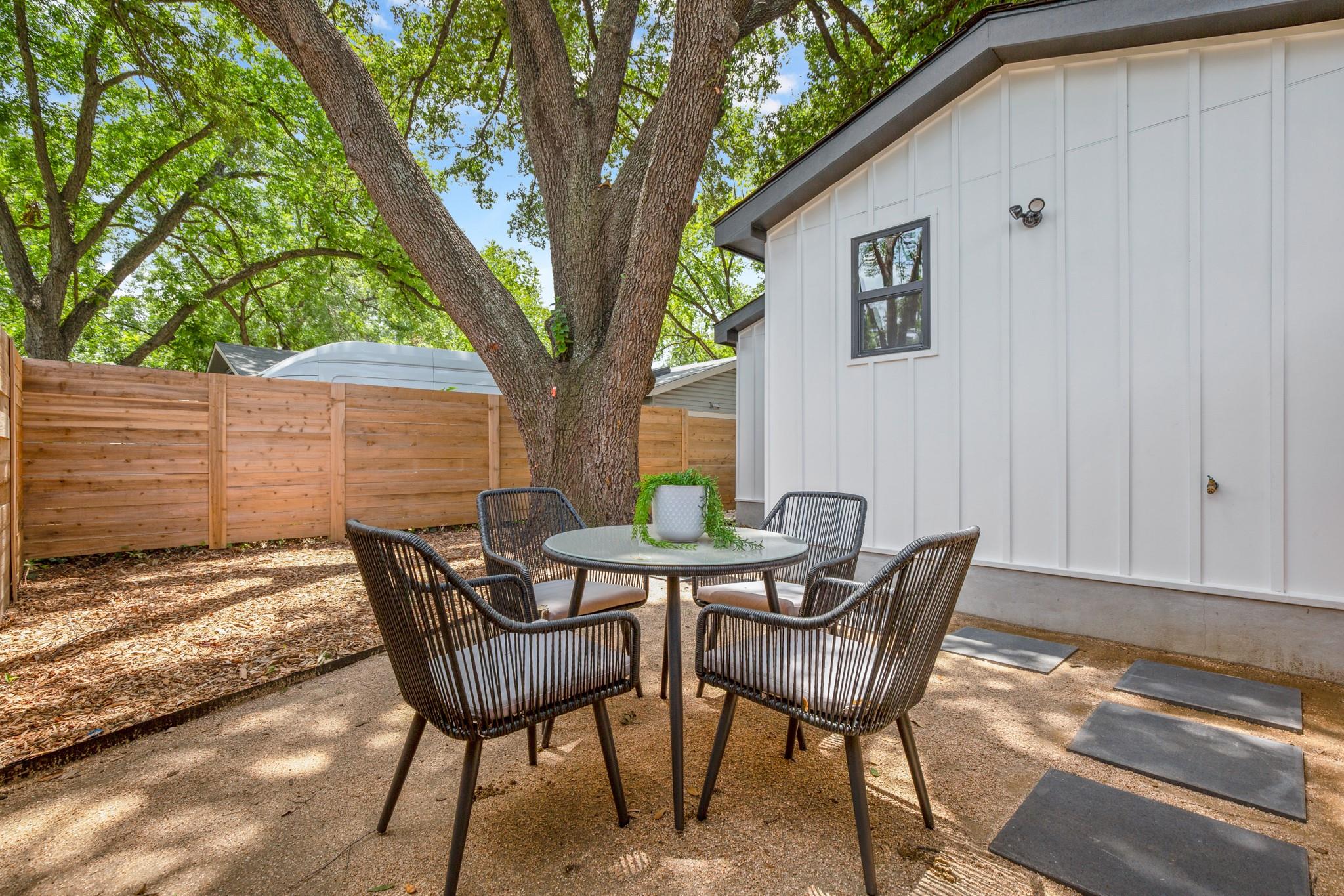 3704 Munson St # 1, Austin, TX 78721