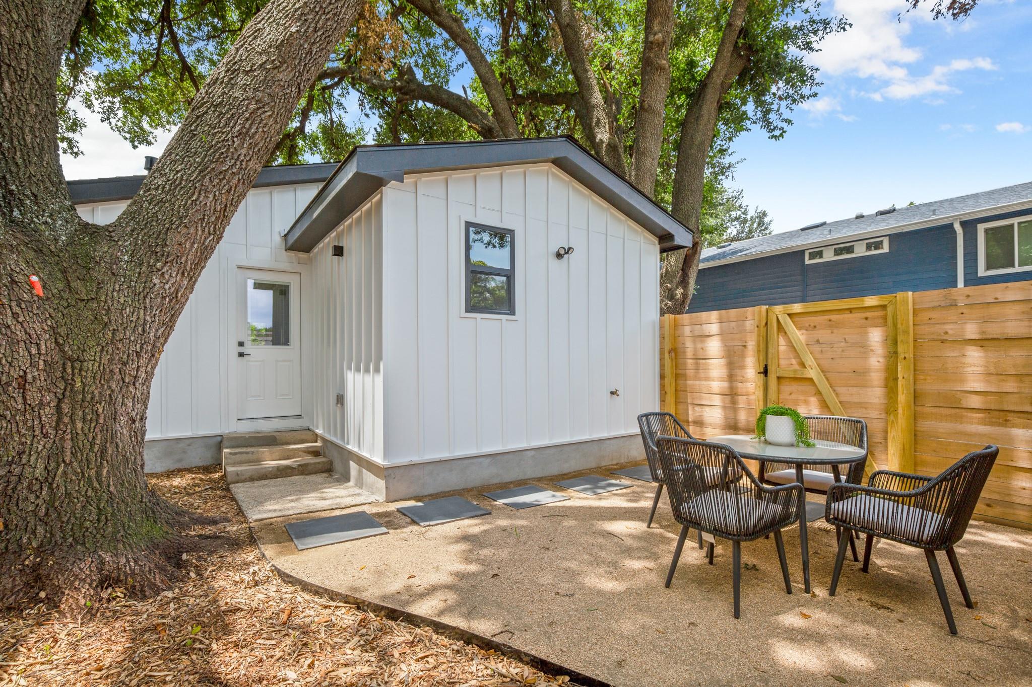 3704 Munson St # 1, Austin, TX 78721