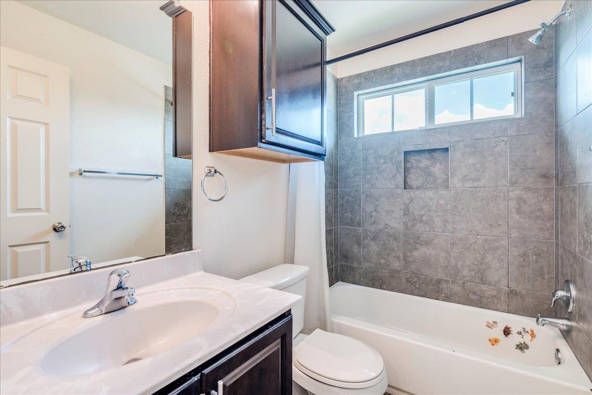 8601 Rock Pigeon Dr, Austin, TX 78729