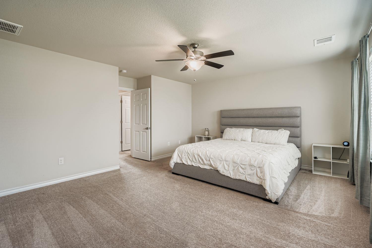 211 Satsuma Dr, Buda, TX 78610