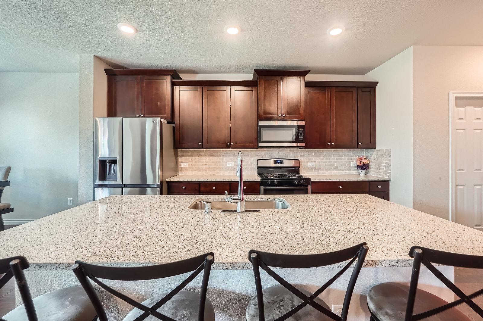 211 Satsuma Dr, Buda, TX 78610